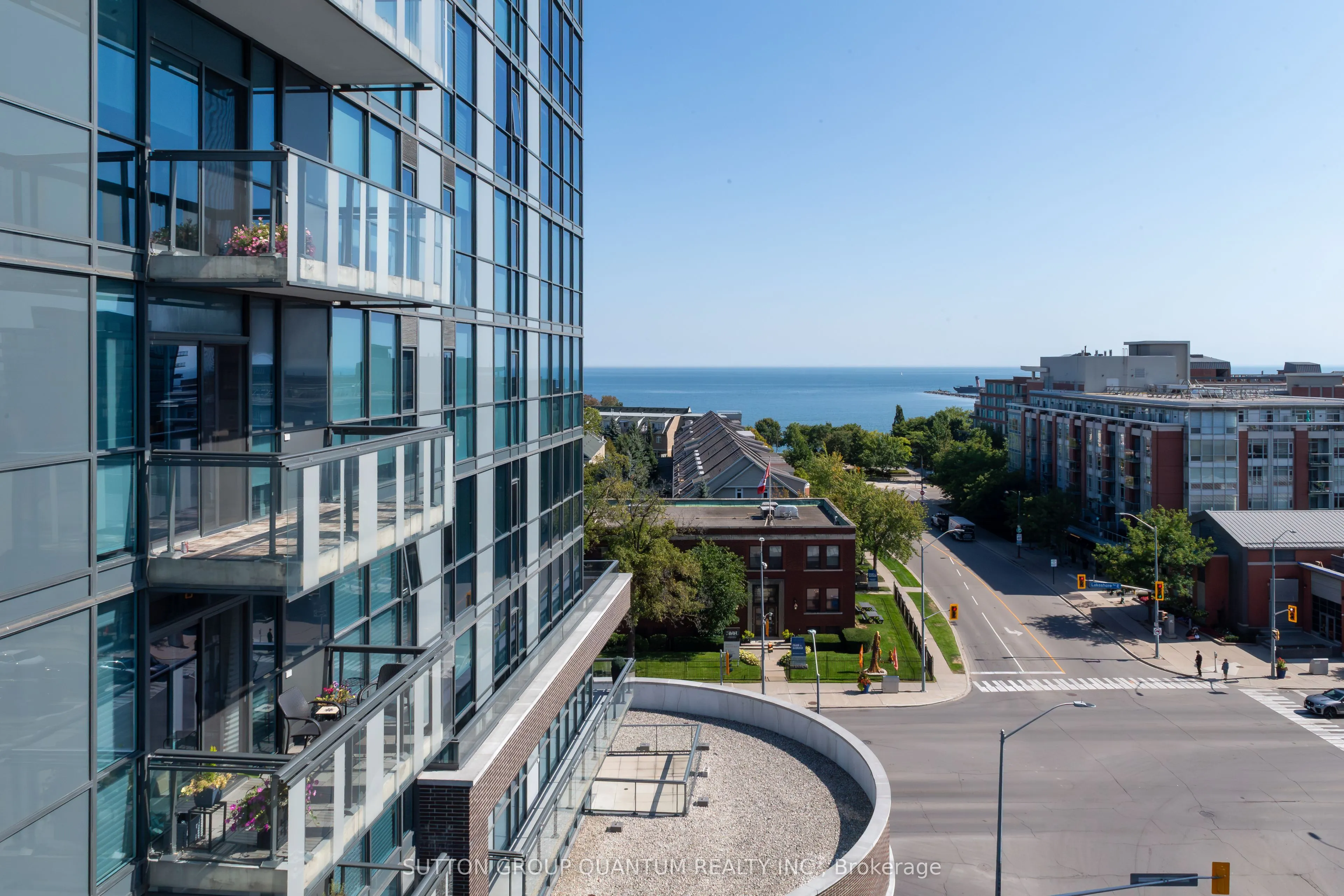 1 Hurontario Street S, #602
