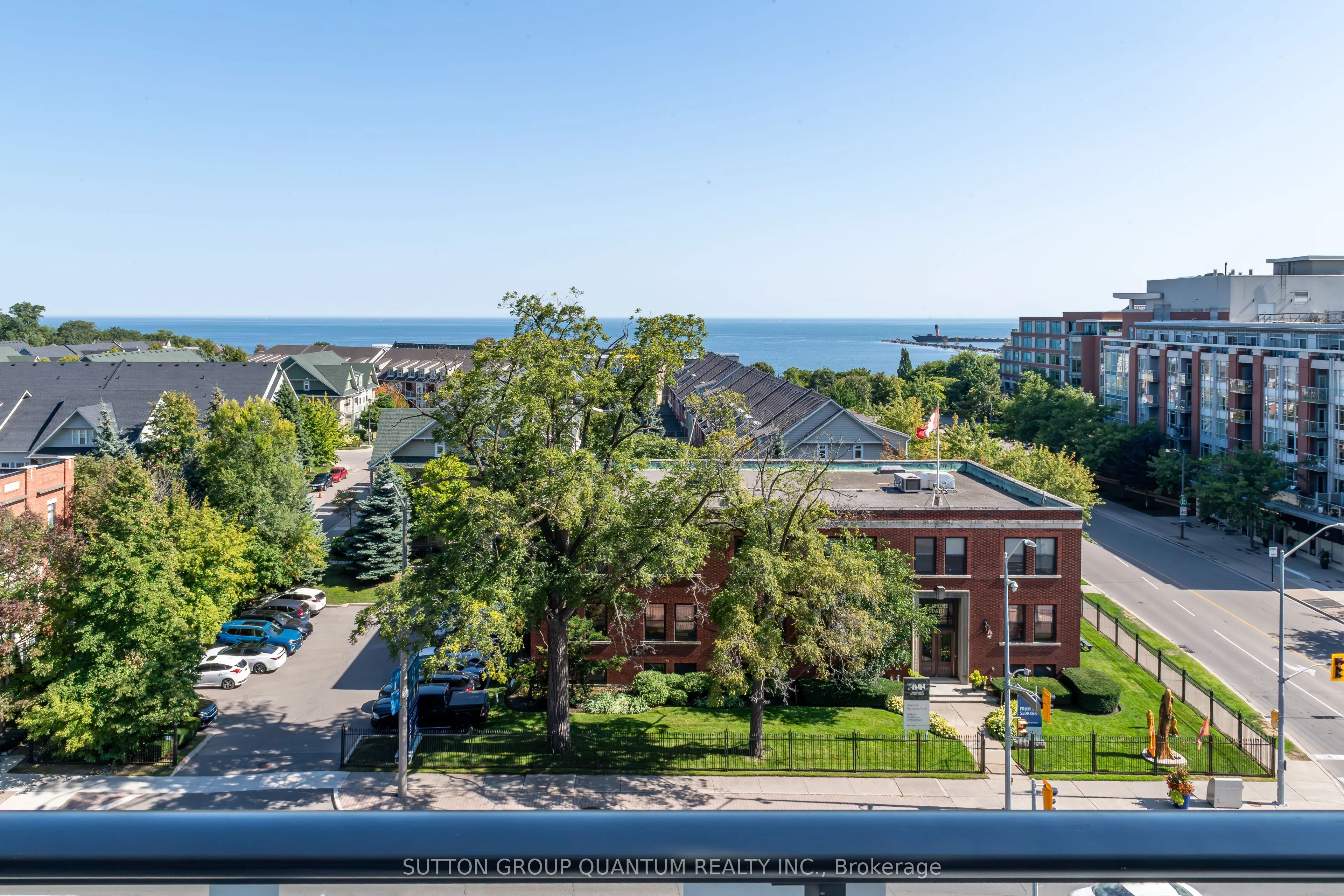 1 Hurontario Street S, #602