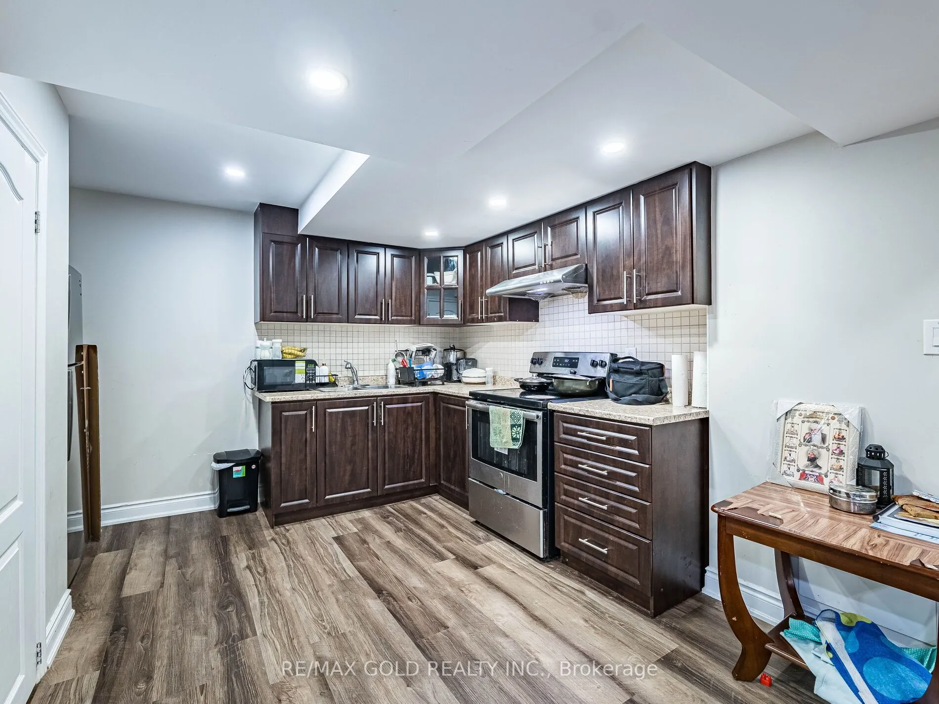 140 Thornbush Boulevard