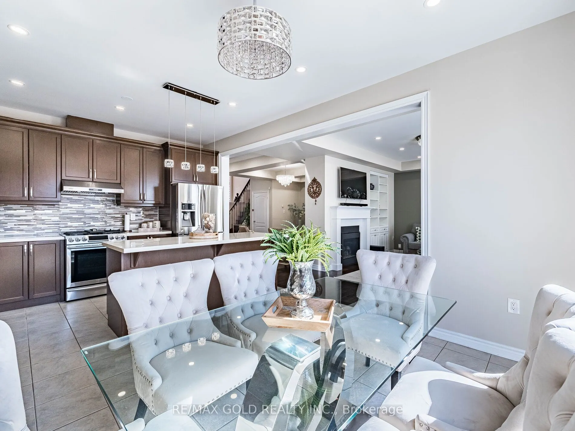 140 Thornbush Boulevard