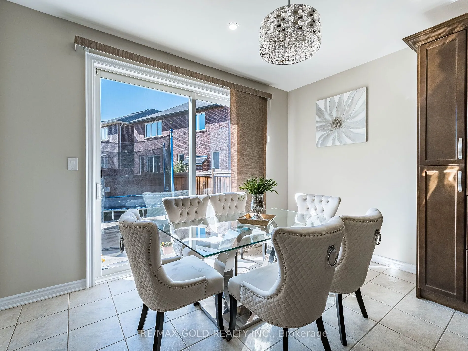 140 Thornbush Boulevard