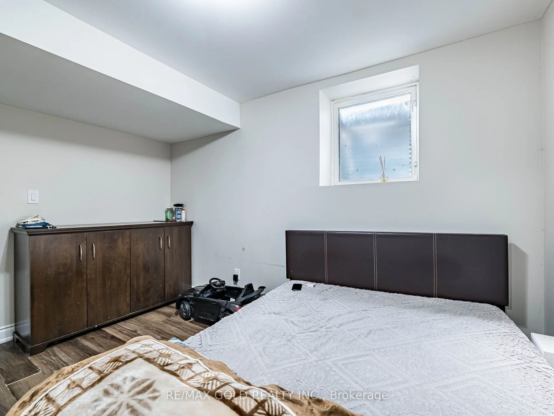 140 Thornbush Boulevard