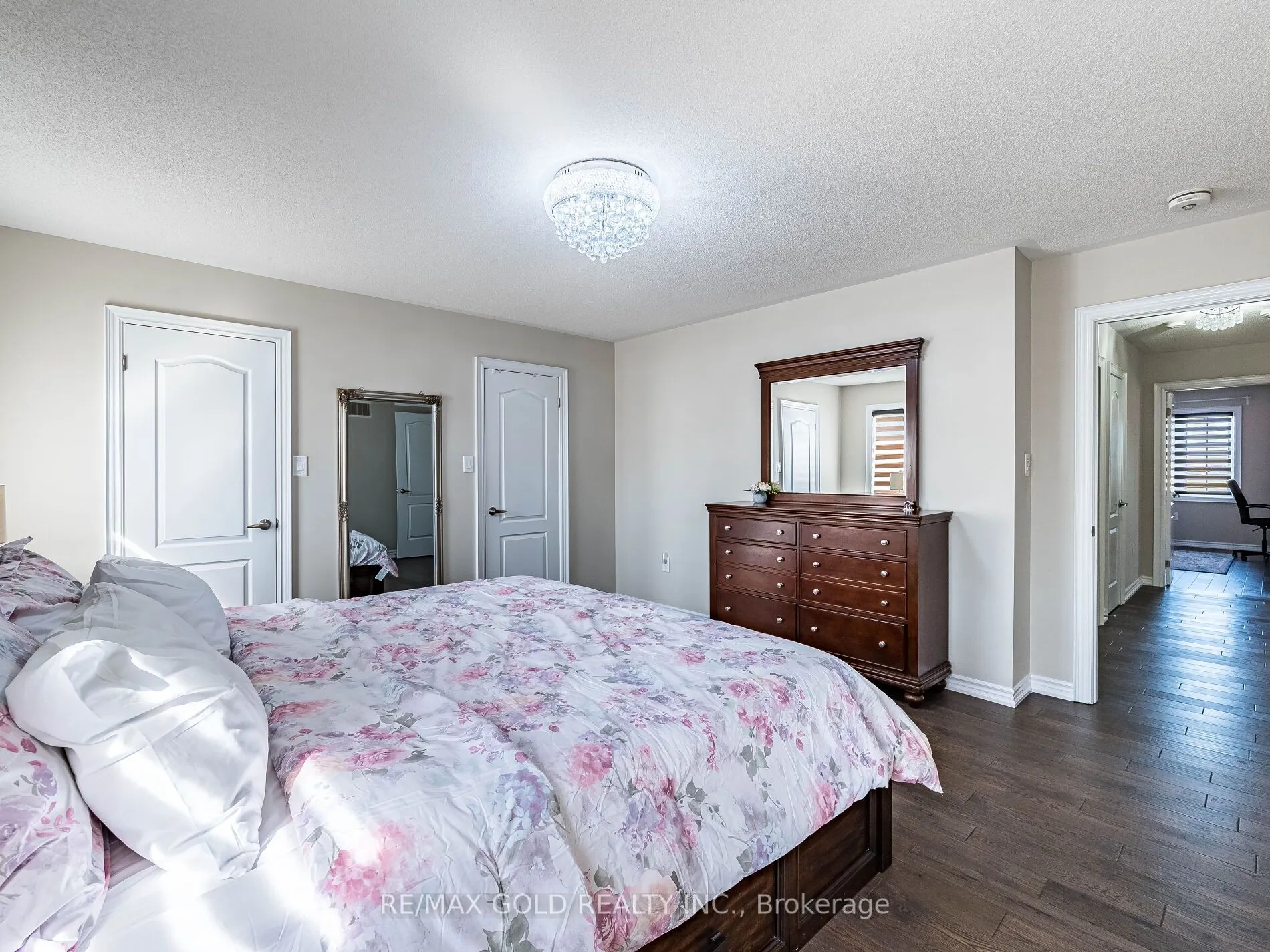 140 Thornbush Boulevard
