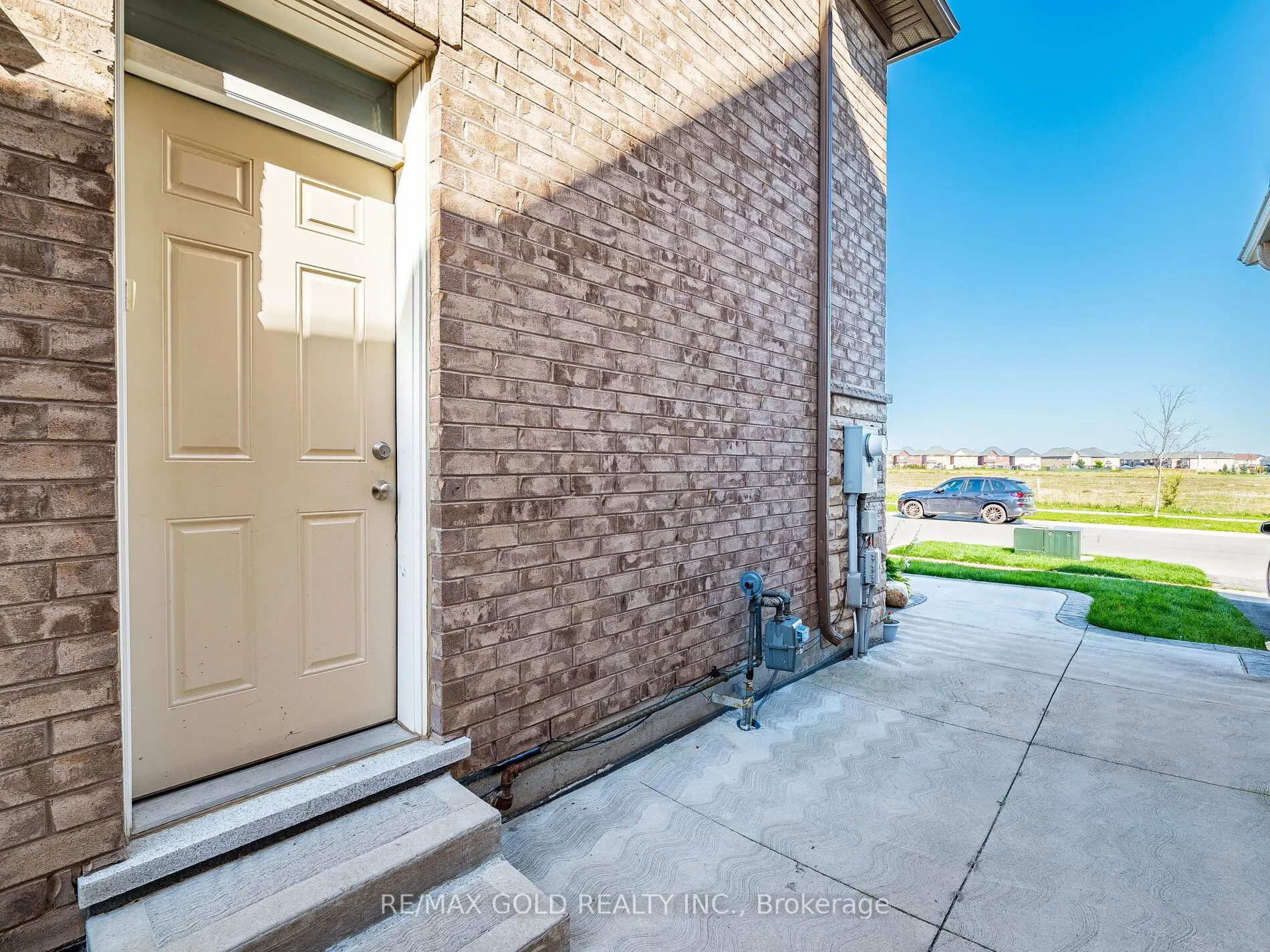 140 Thornbush Boulevard