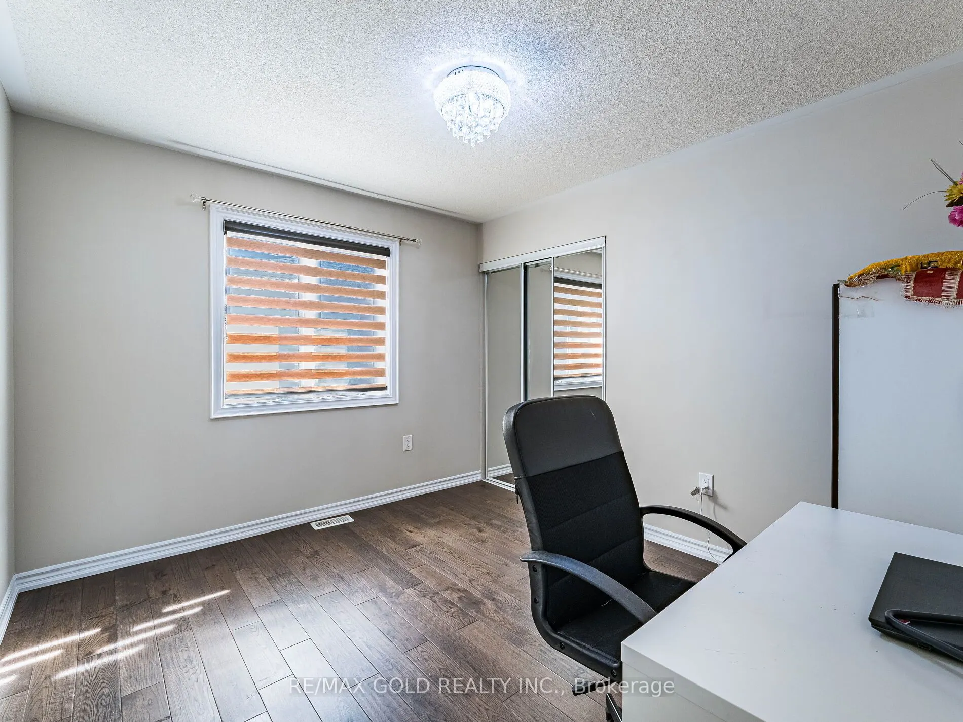 140 Thornbush Boulevard