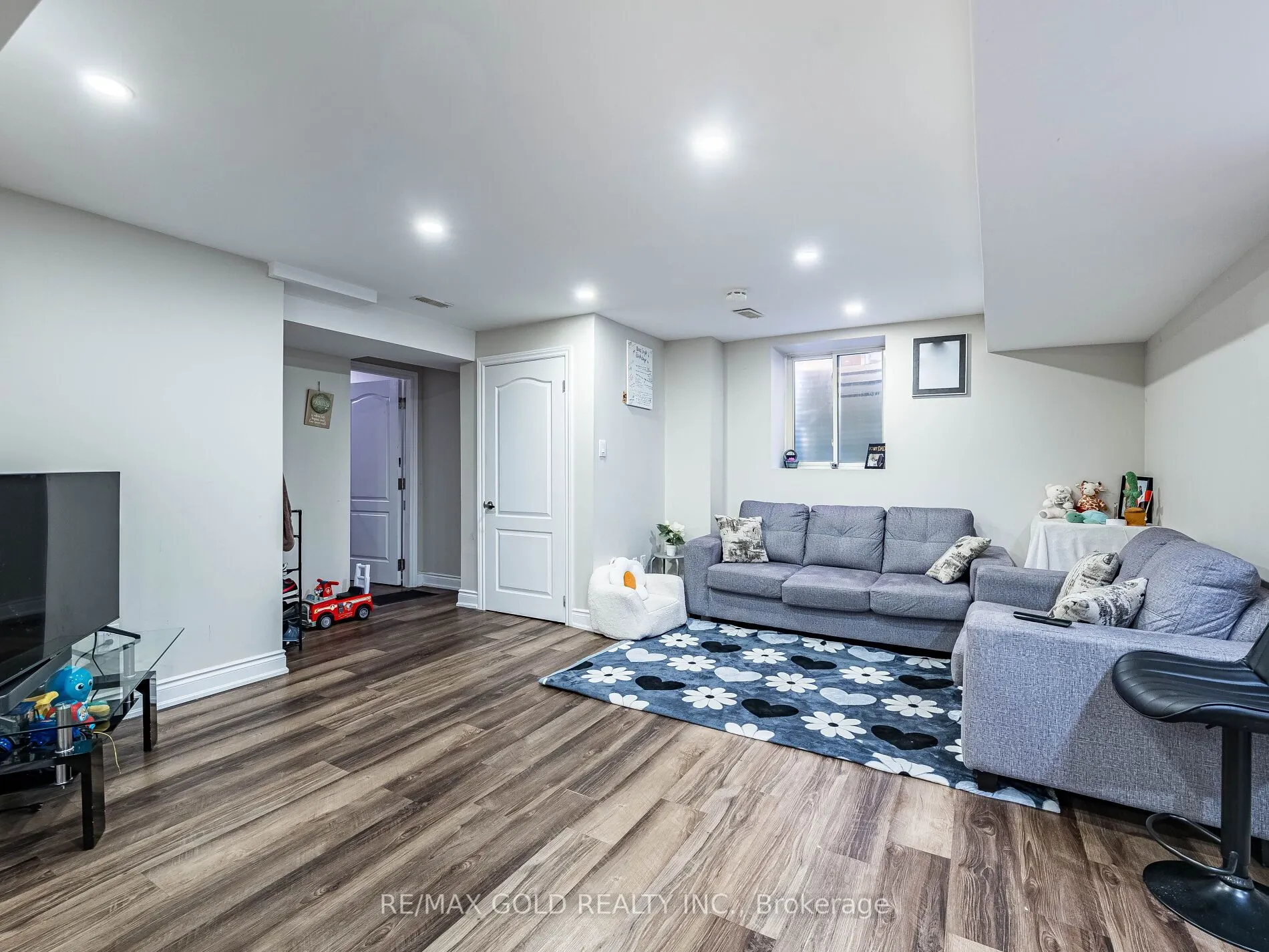 140 Thornbush Boulevard