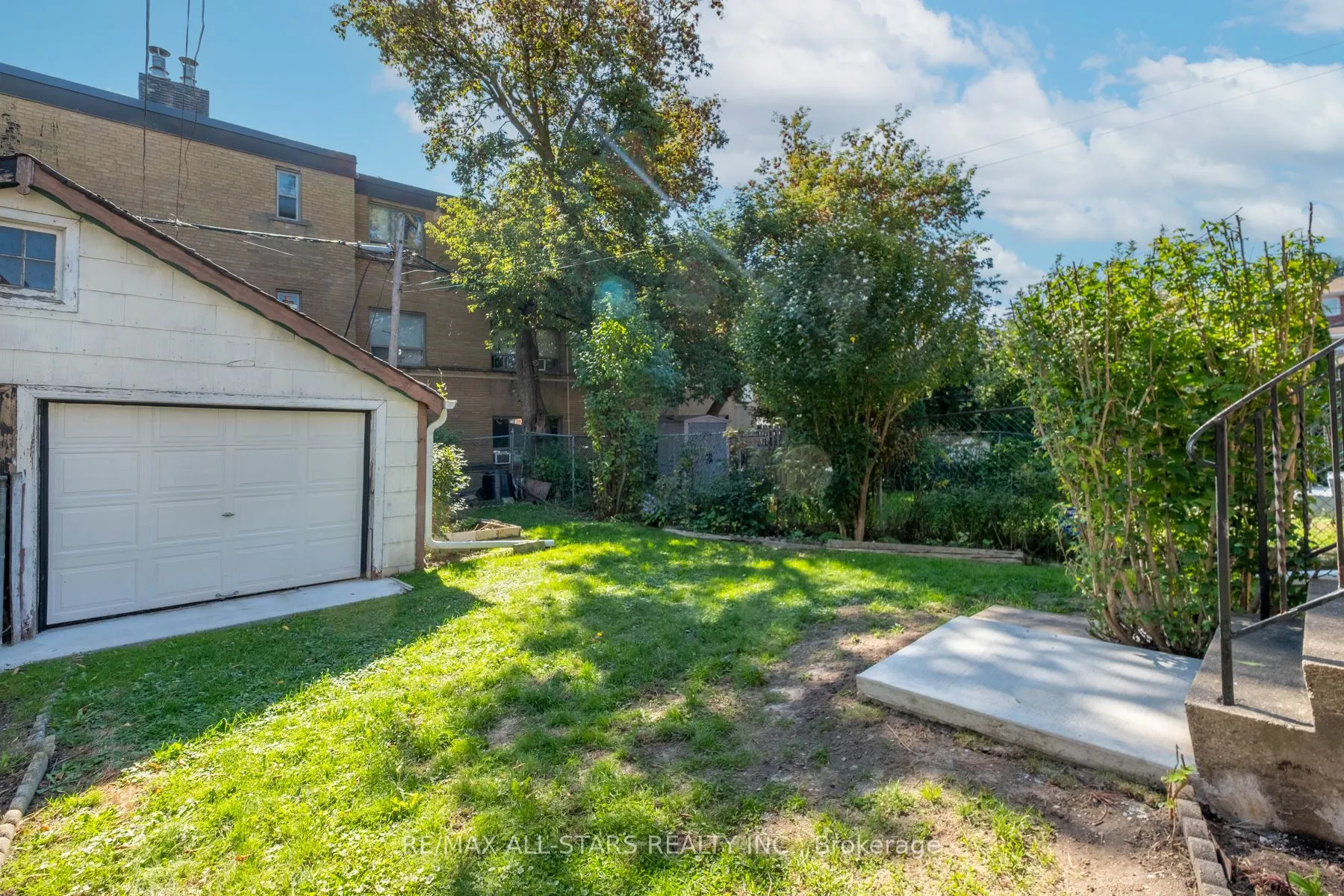 8A Ruthven Place