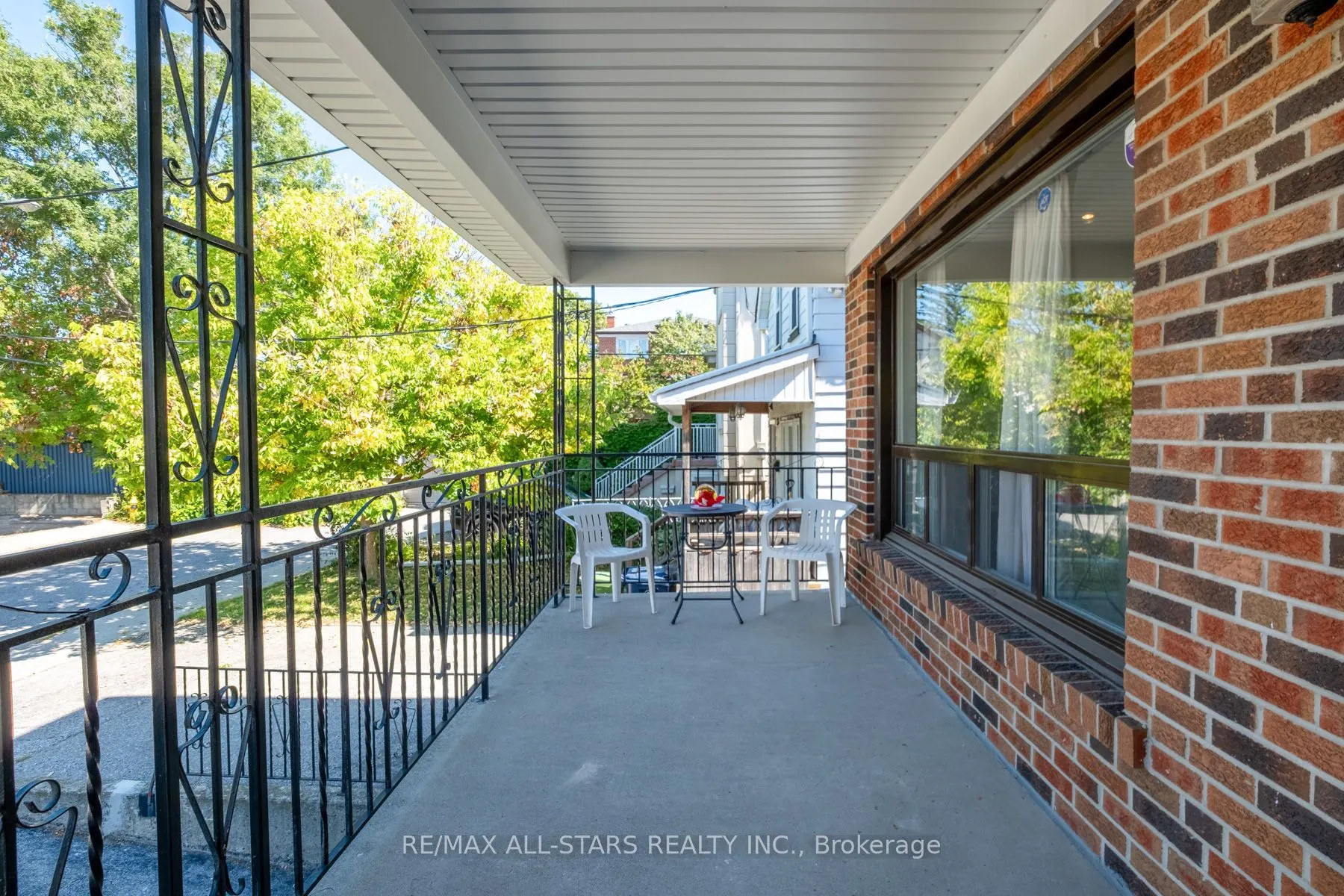 8A Ruthven Place