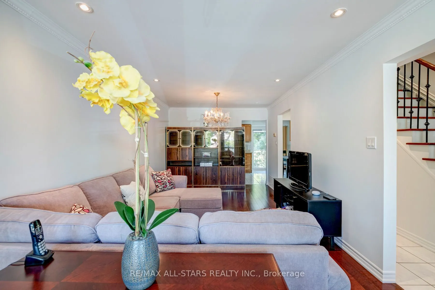 8A Ruthven Place