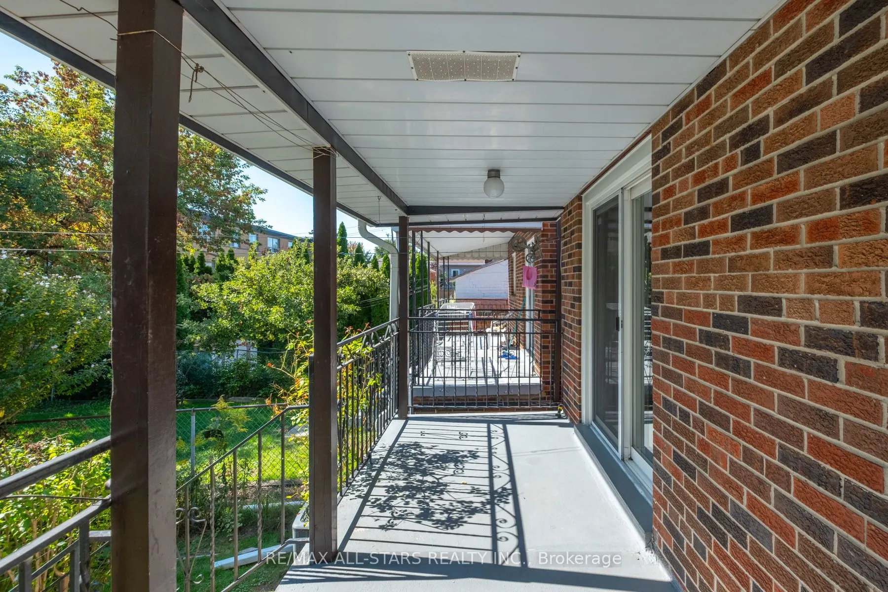 8A Ruthven Place