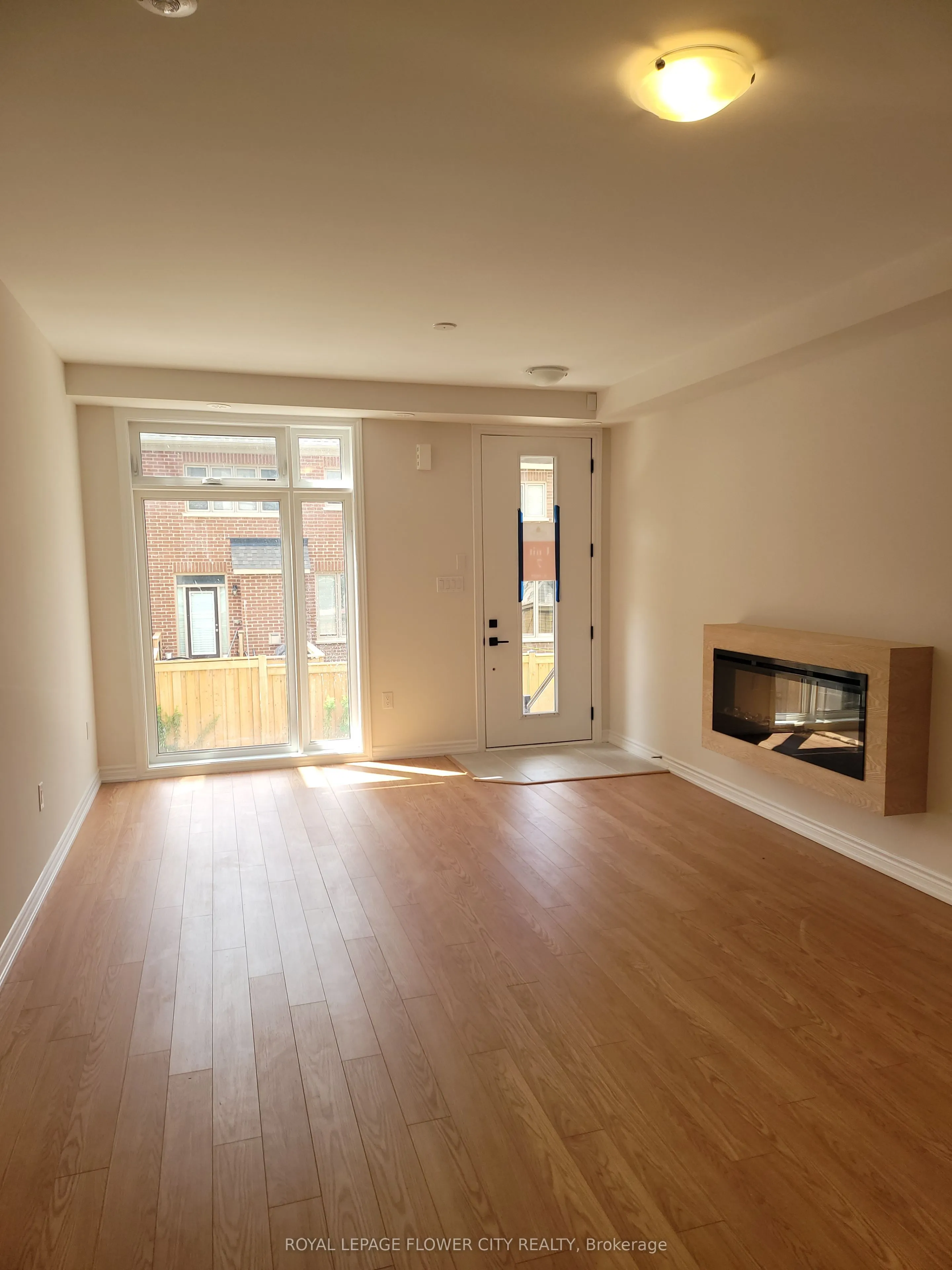 20 Knotsberry Circle, #7