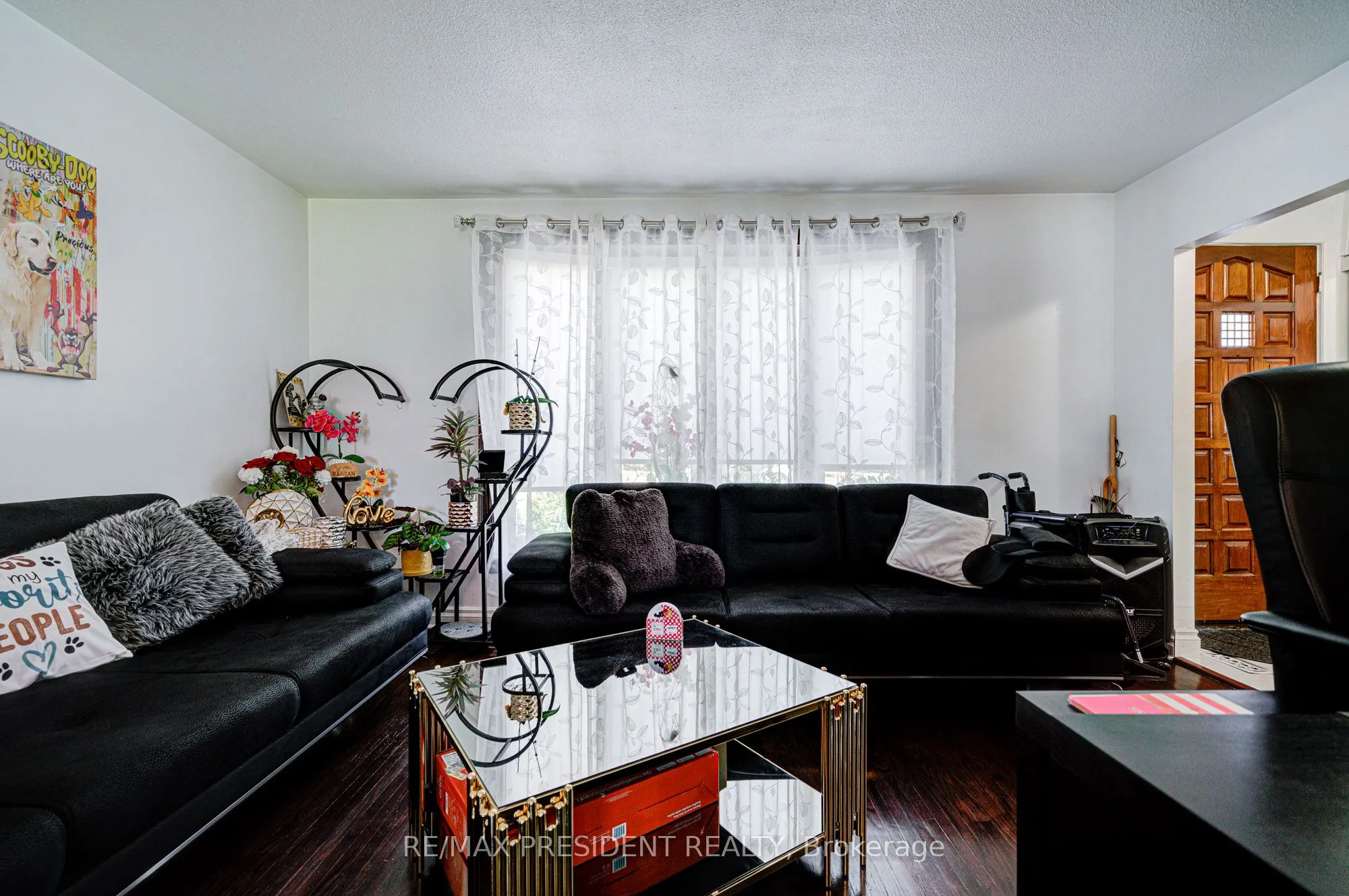 74 Bloomington Crescent