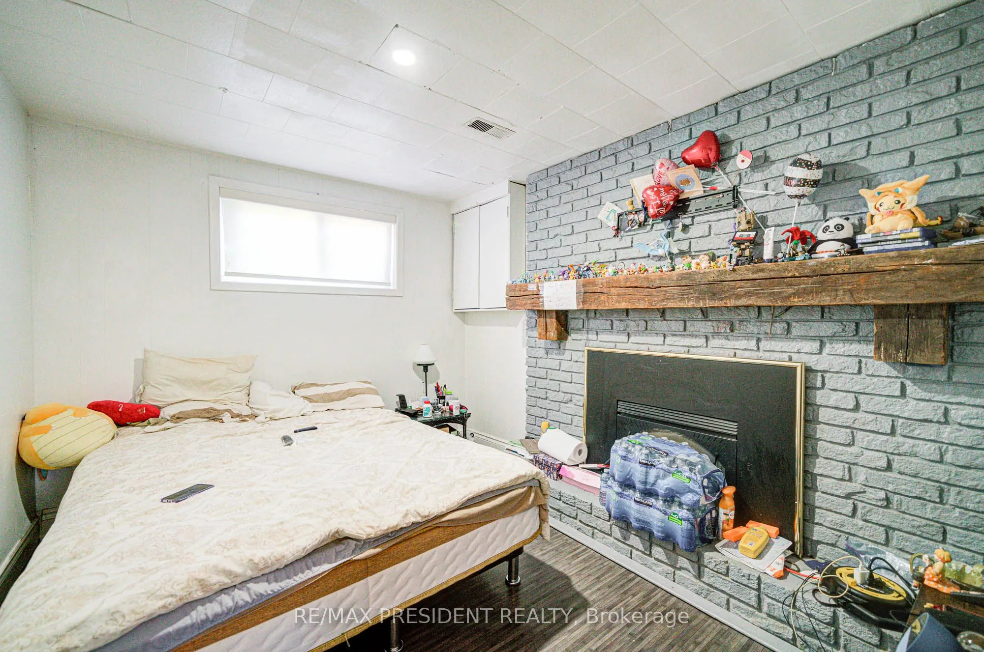 74 Bloomington Crescent