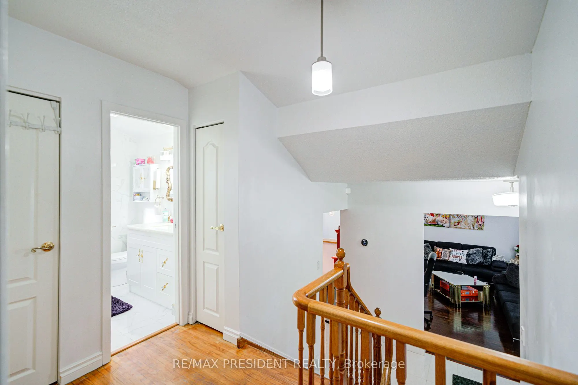 74 Bloomington Crescent