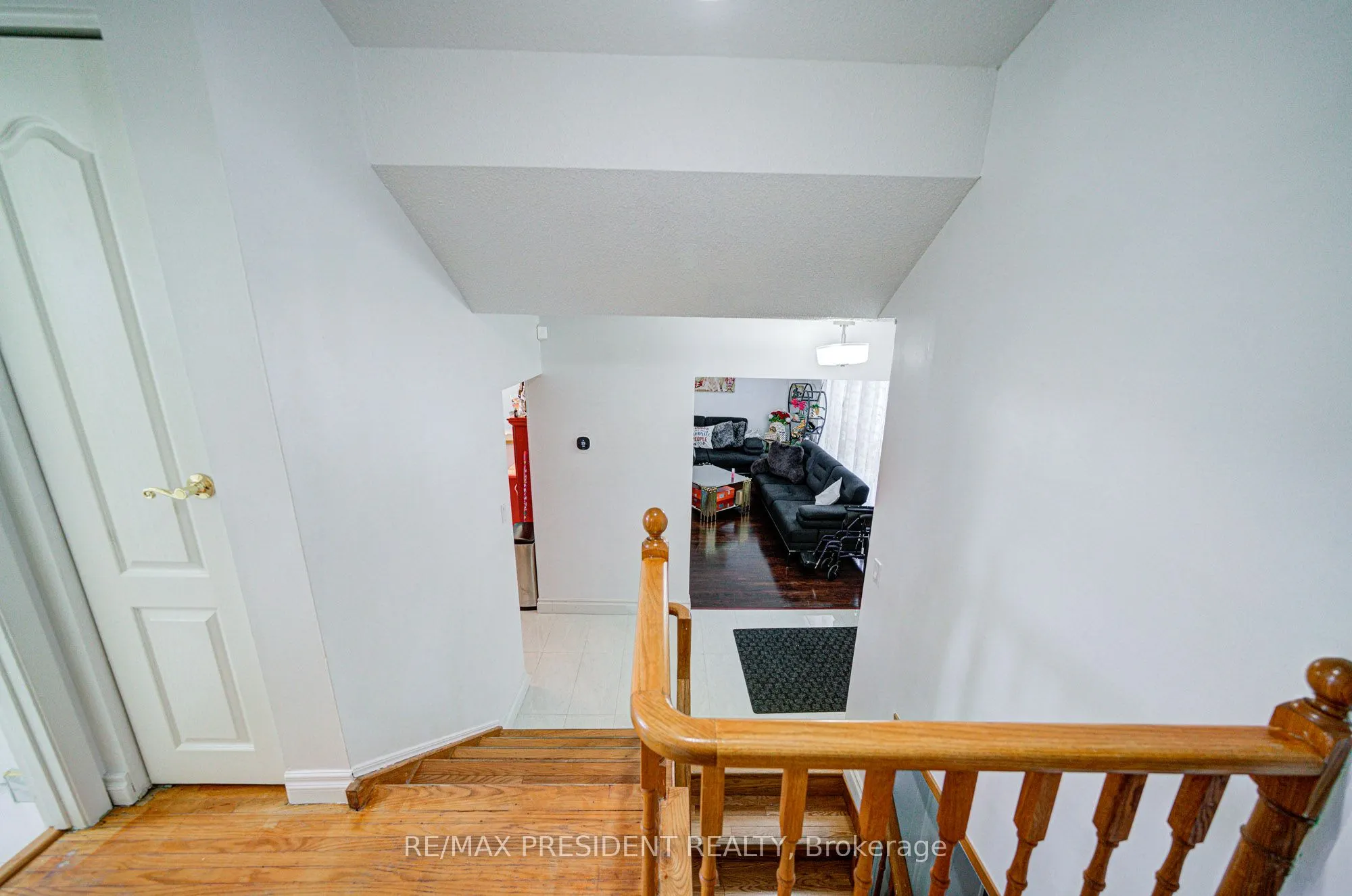 74 Bloomington Crescent