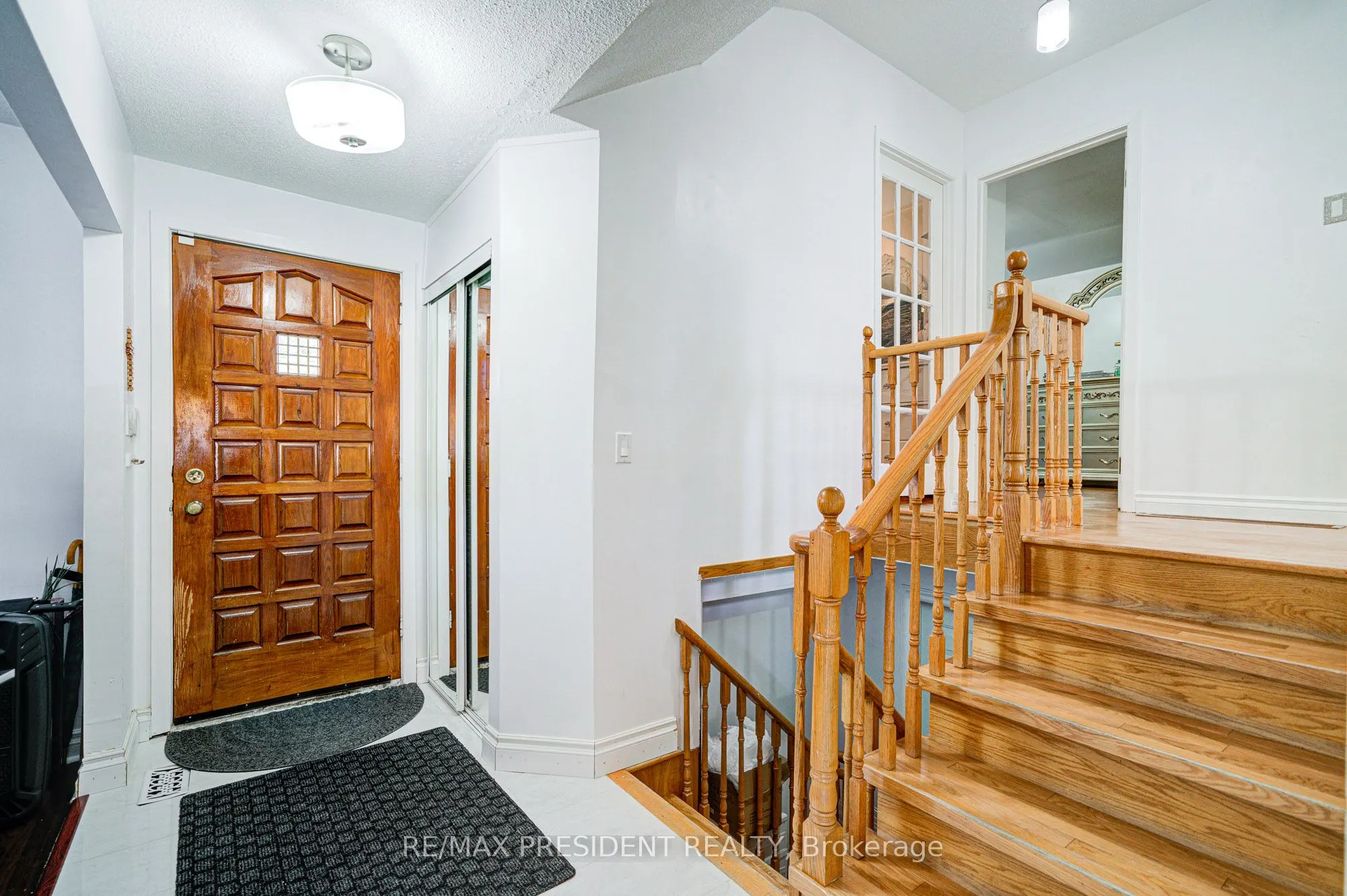 74 Bloomington Crescent