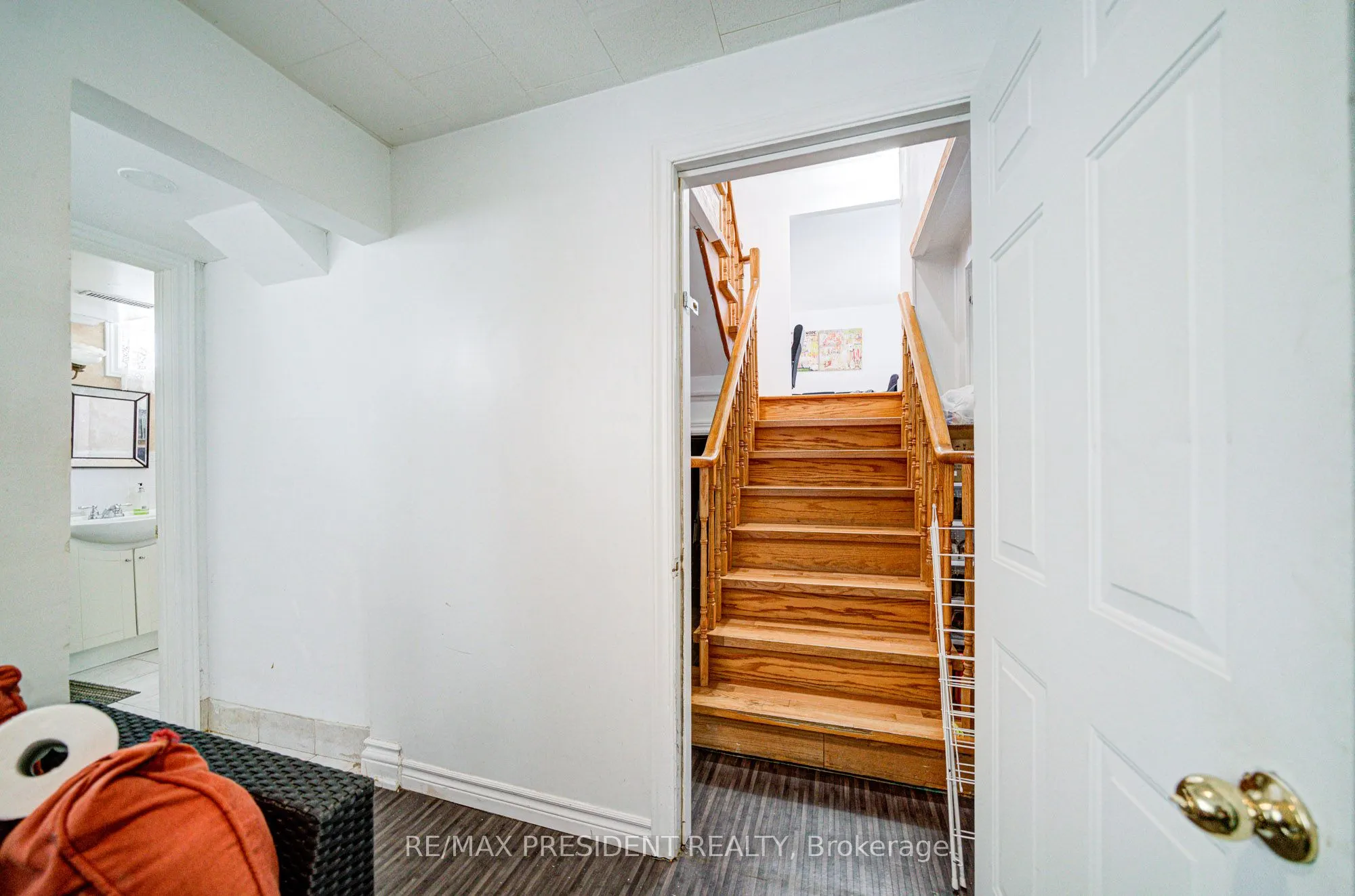 74 Bloomington Crescent