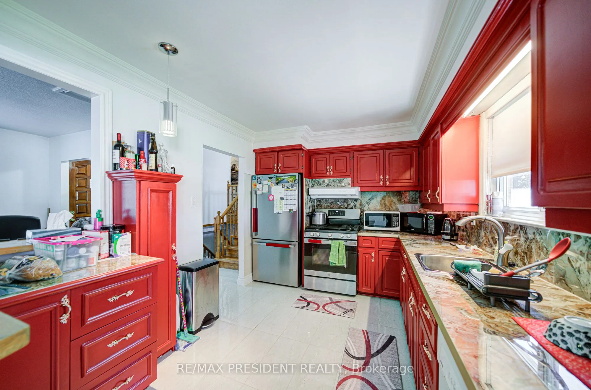 74 Bloomington Crescent