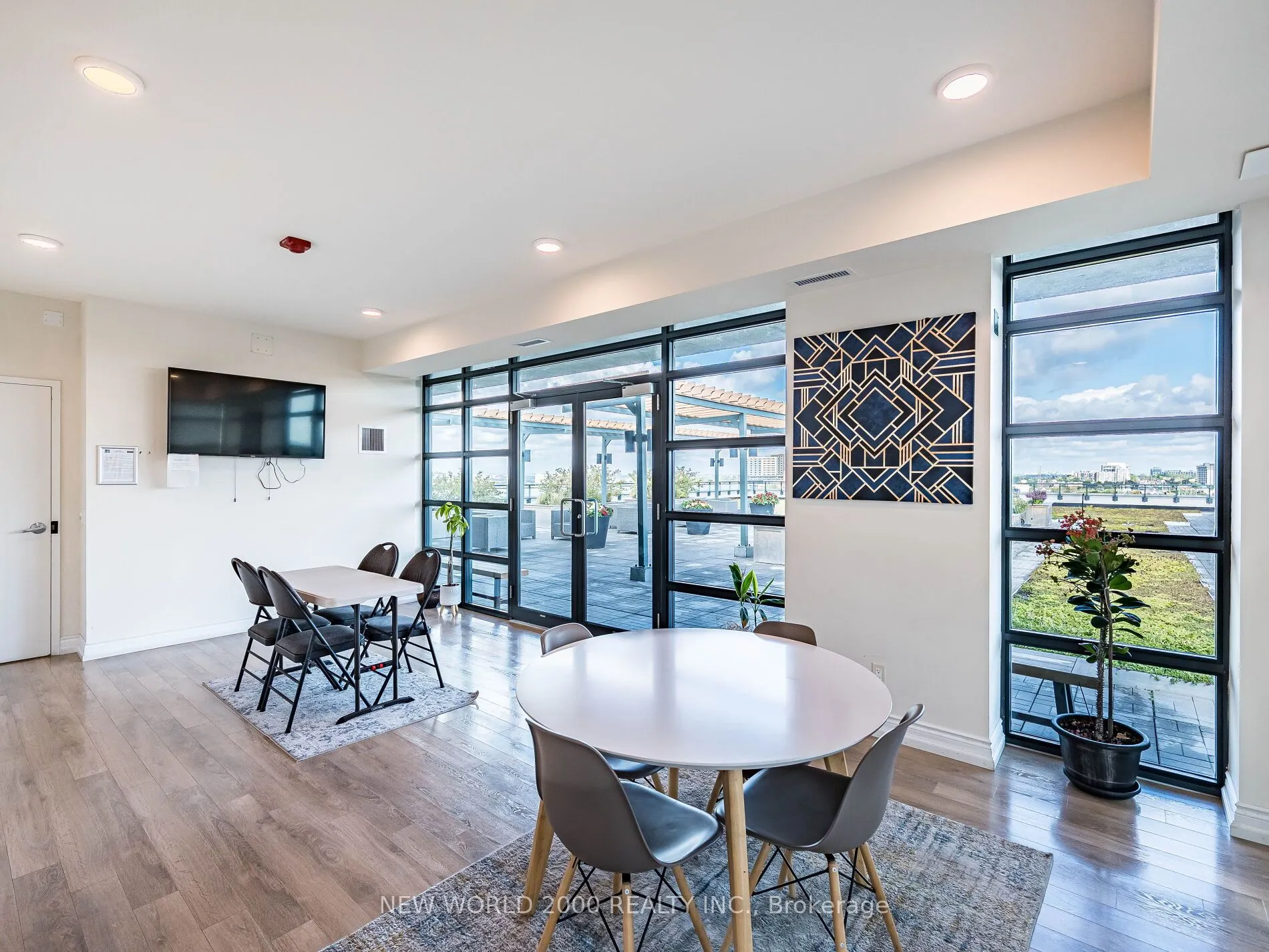 2522 Keele Street, #216