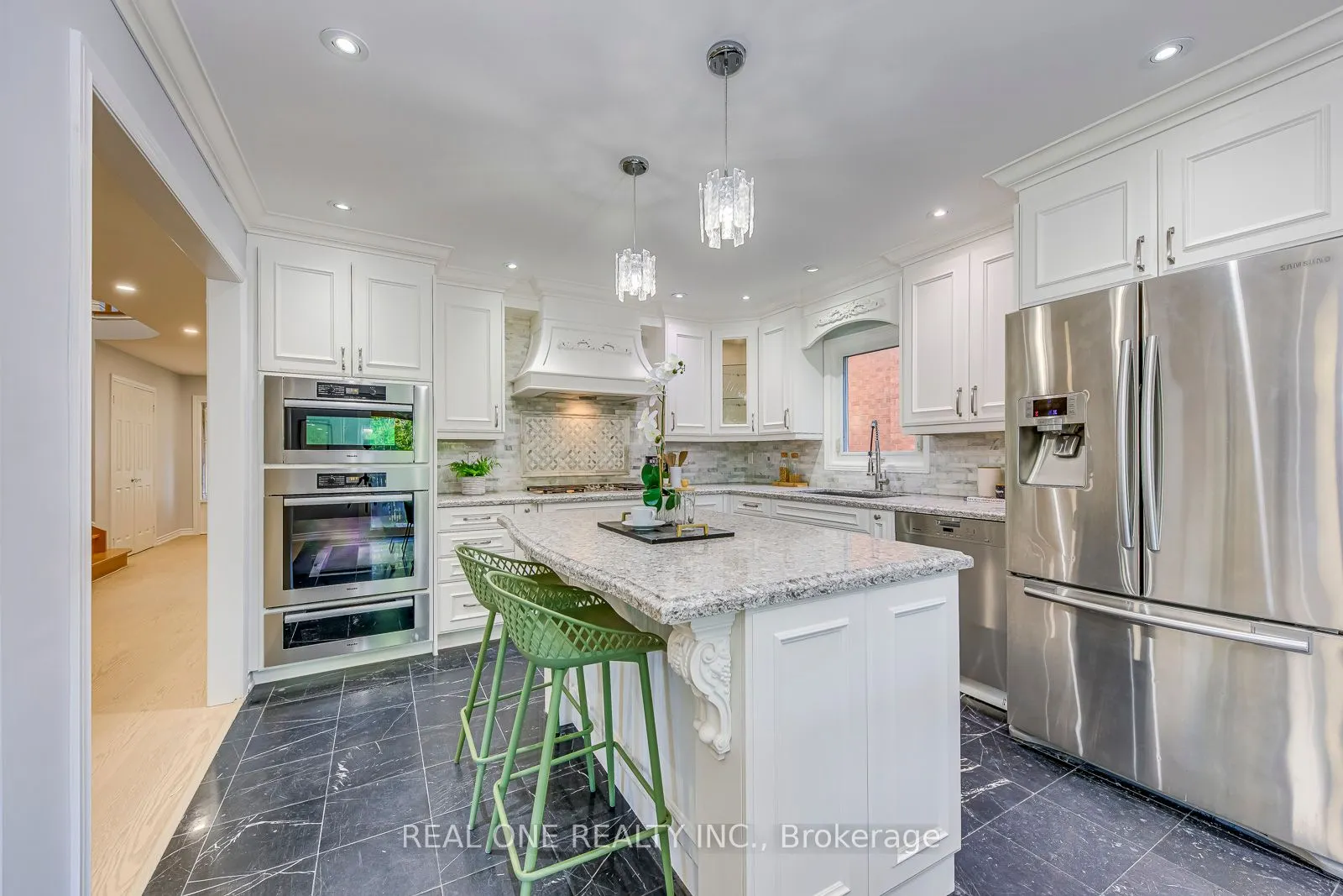 403 Glenashton Drive
