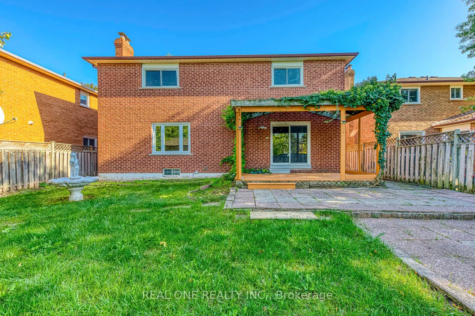 403 Glenashton Drive