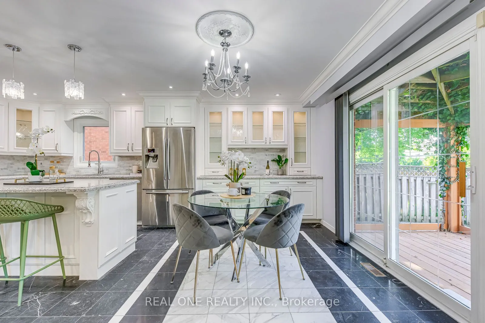 403 Glenashton Drive