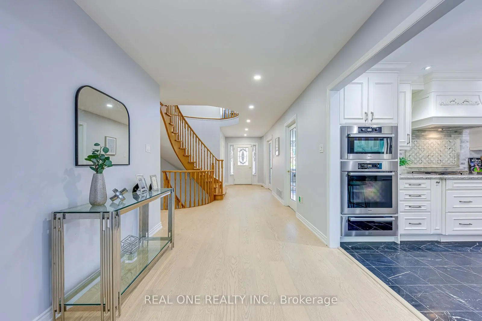 403 Glenashton Drive