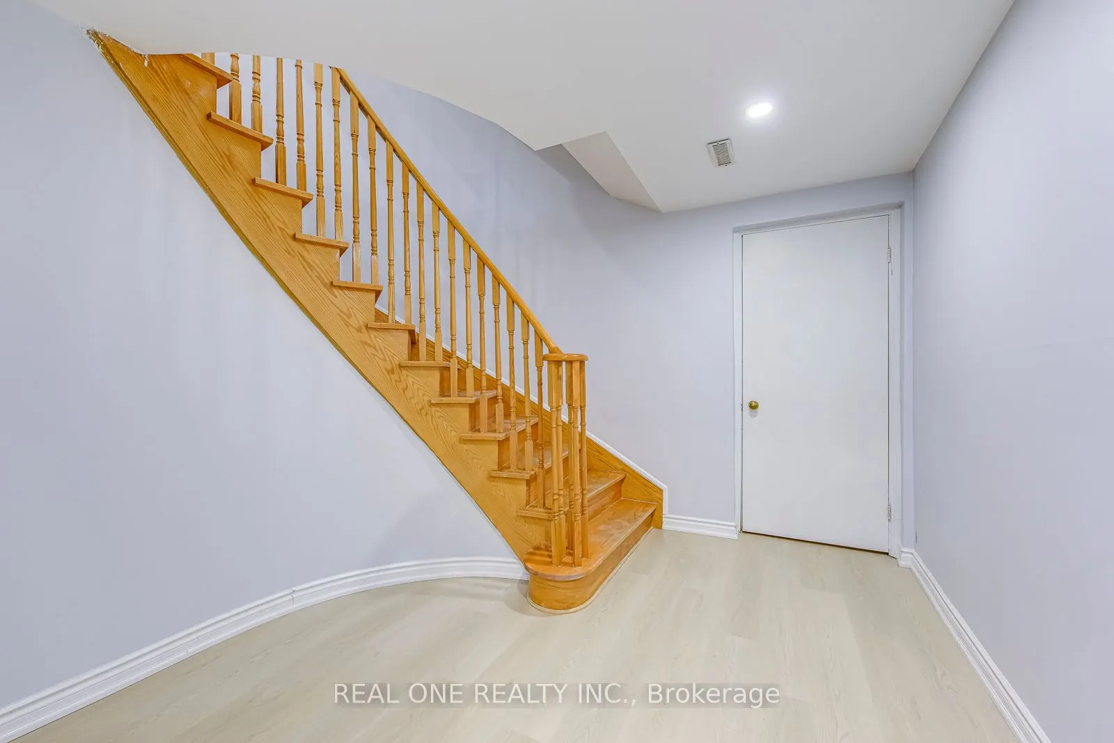 403 Glenashton Drive