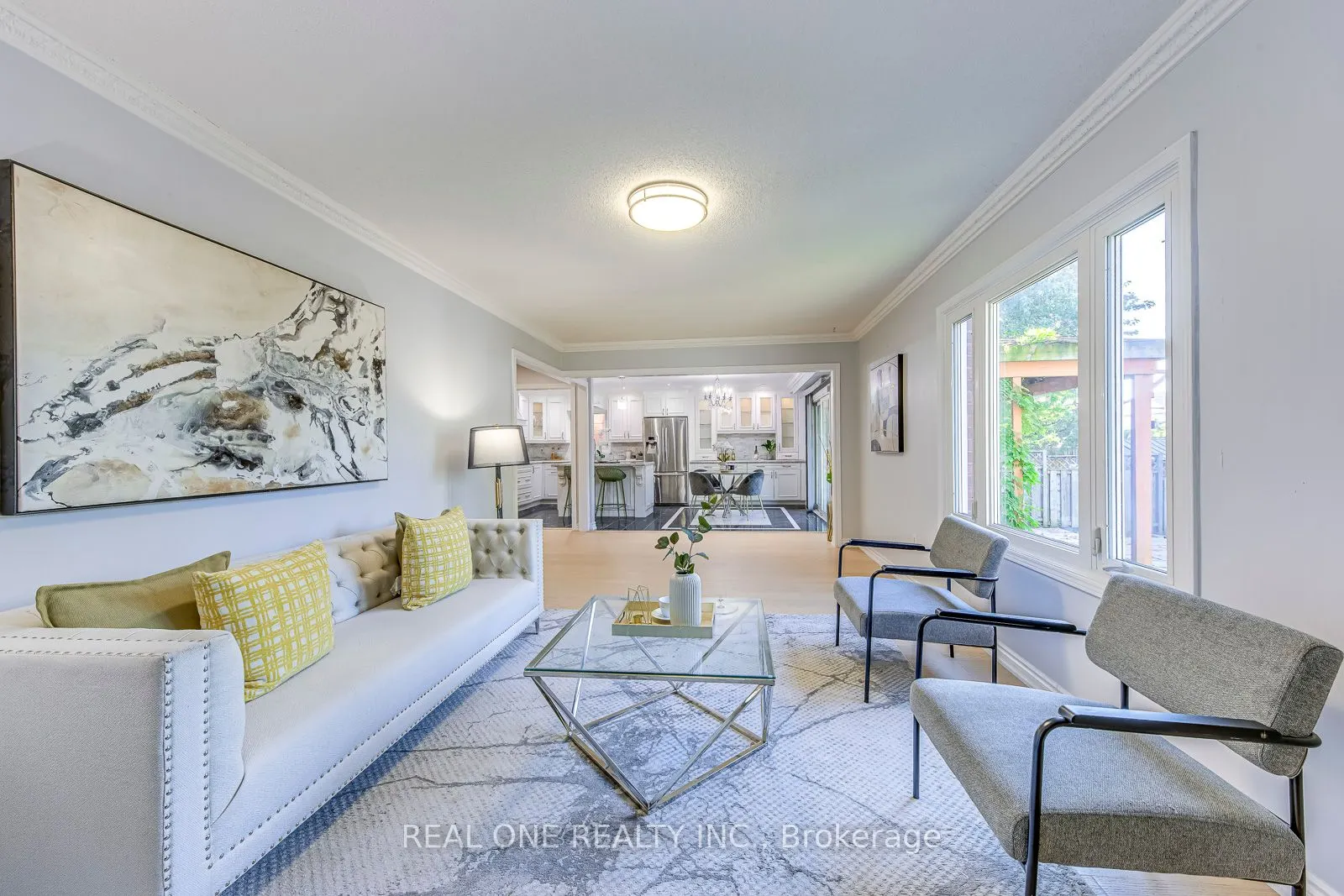 403 Glenashton Drive