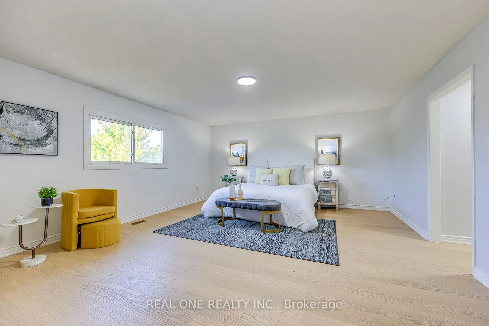 403 Glenashton Drive