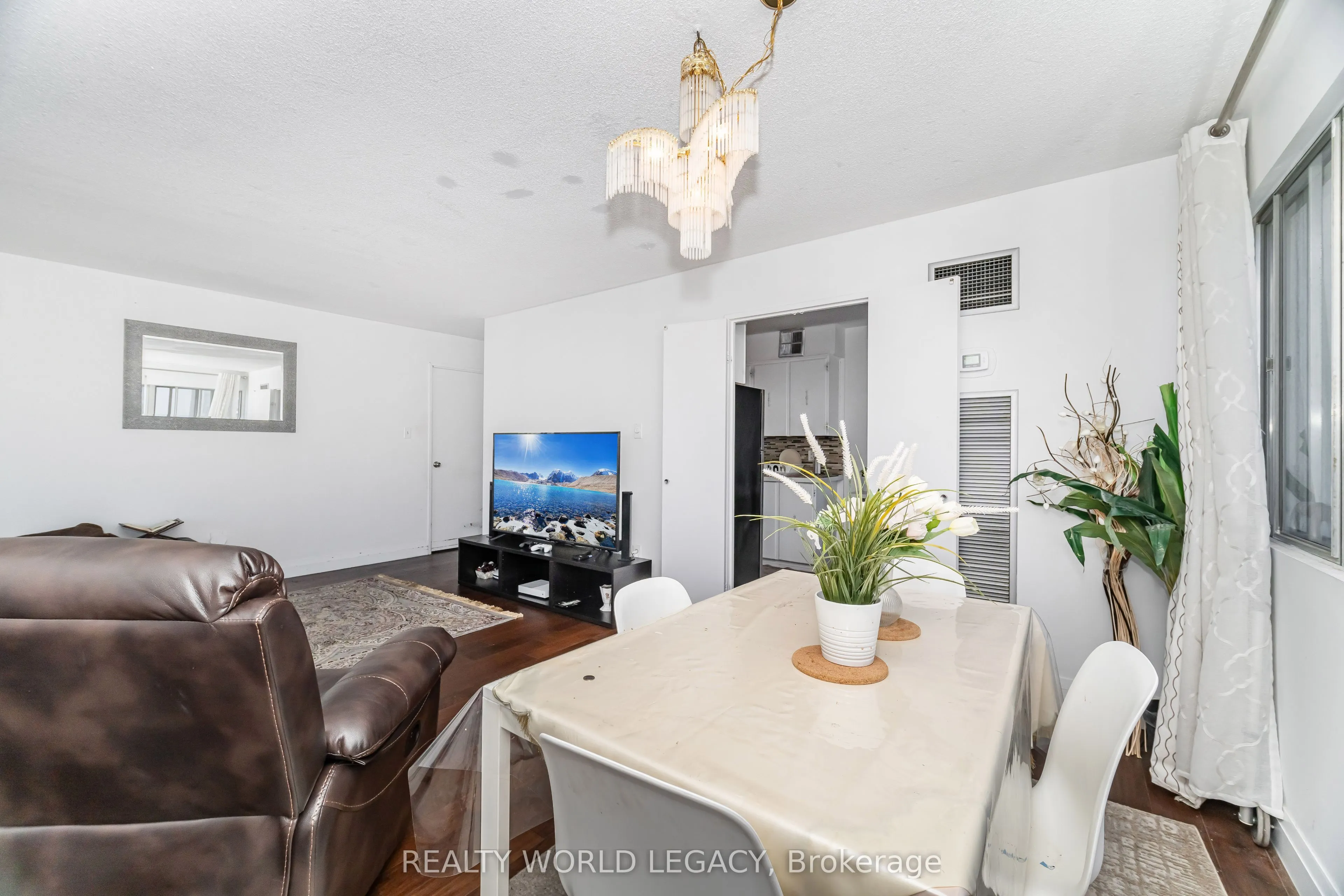 1580 Mississauga Valley Boulevard, #1901