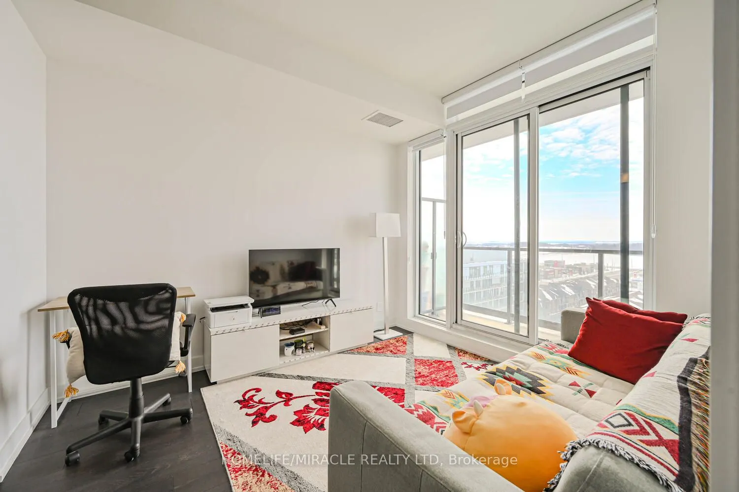 215 Veterans Drive, #1102