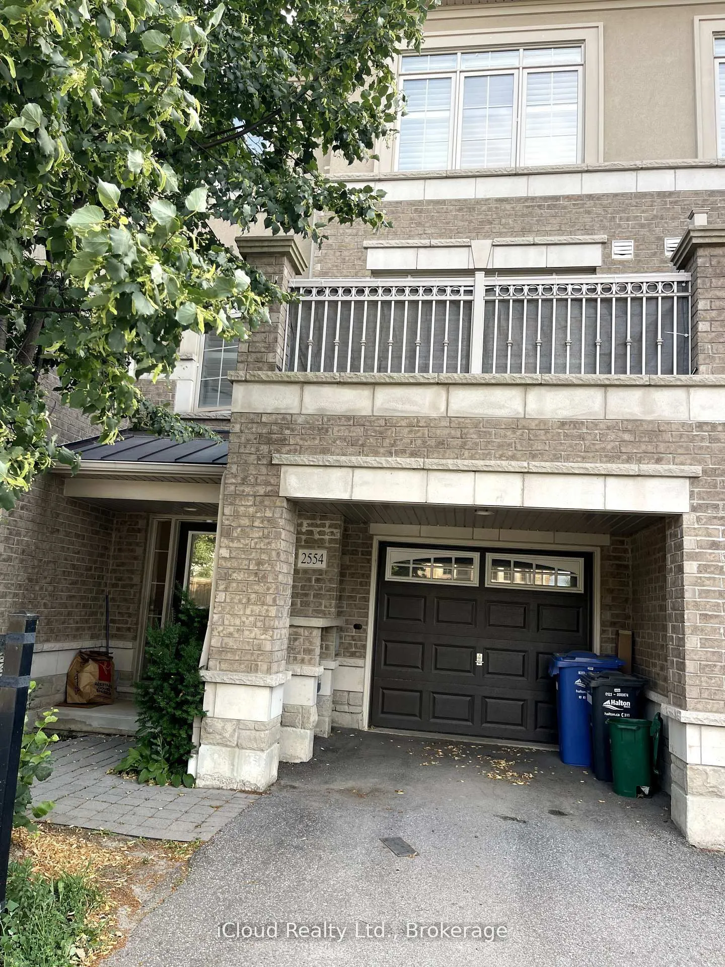 2554 Grand Oak Trail