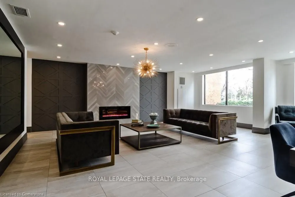 1270 Maple Crossing Boulevard, #914