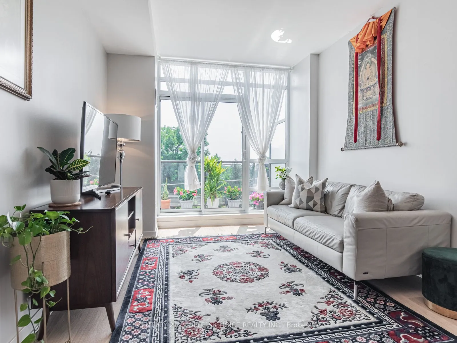 8 Fieldway Road, #523