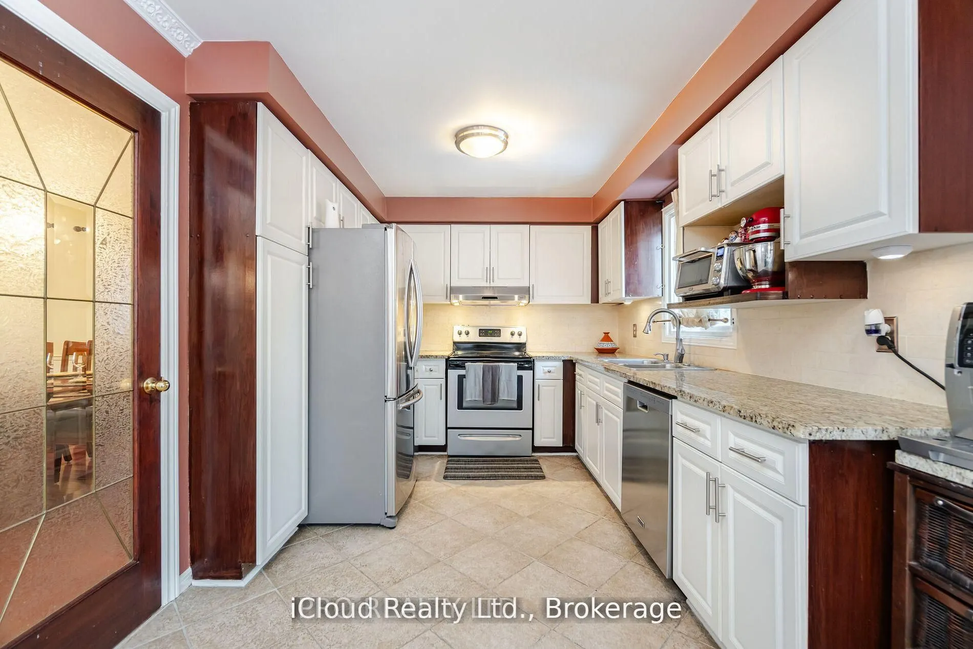 1615 Sir Monty's Drive