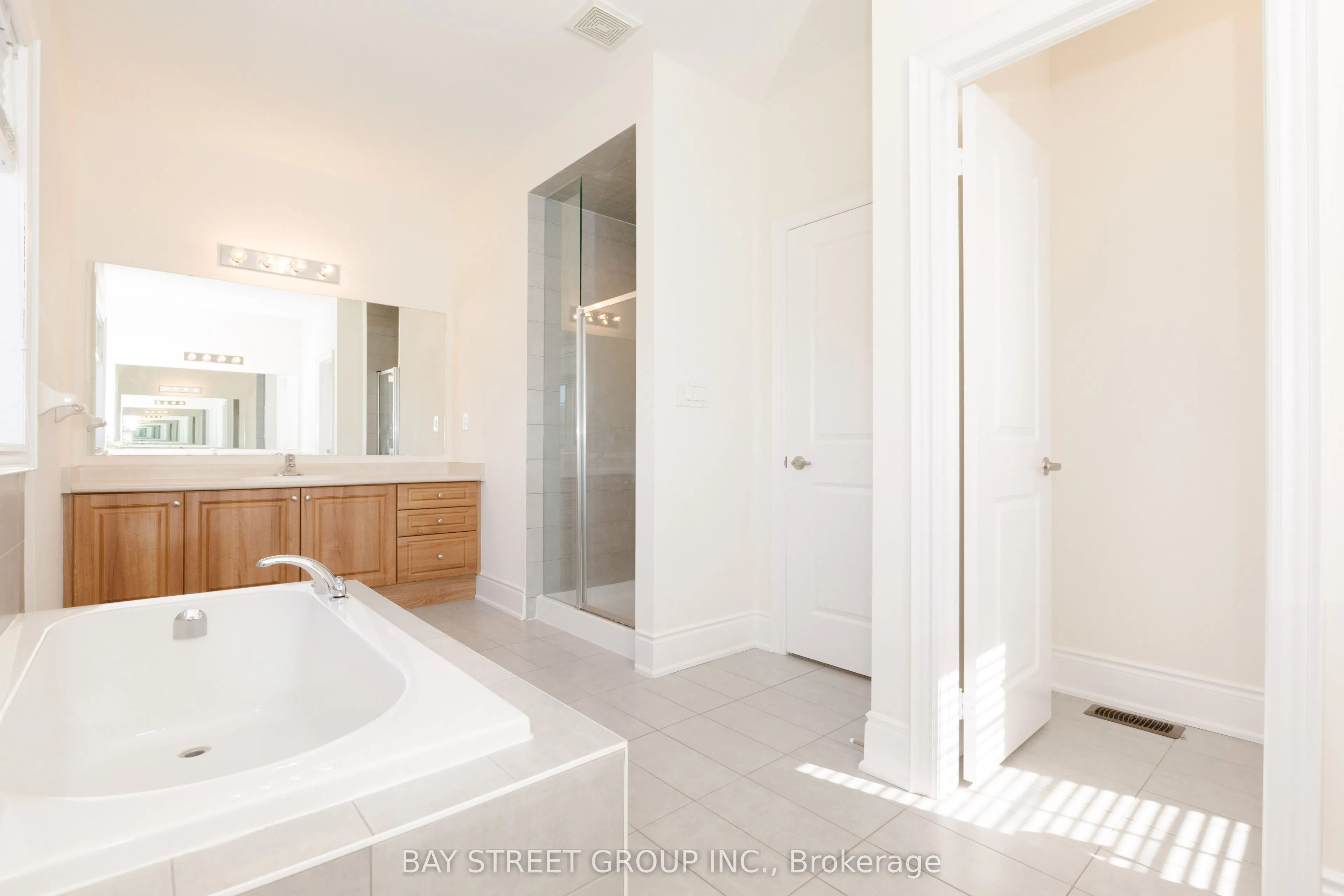 3127 Streamwood Pass