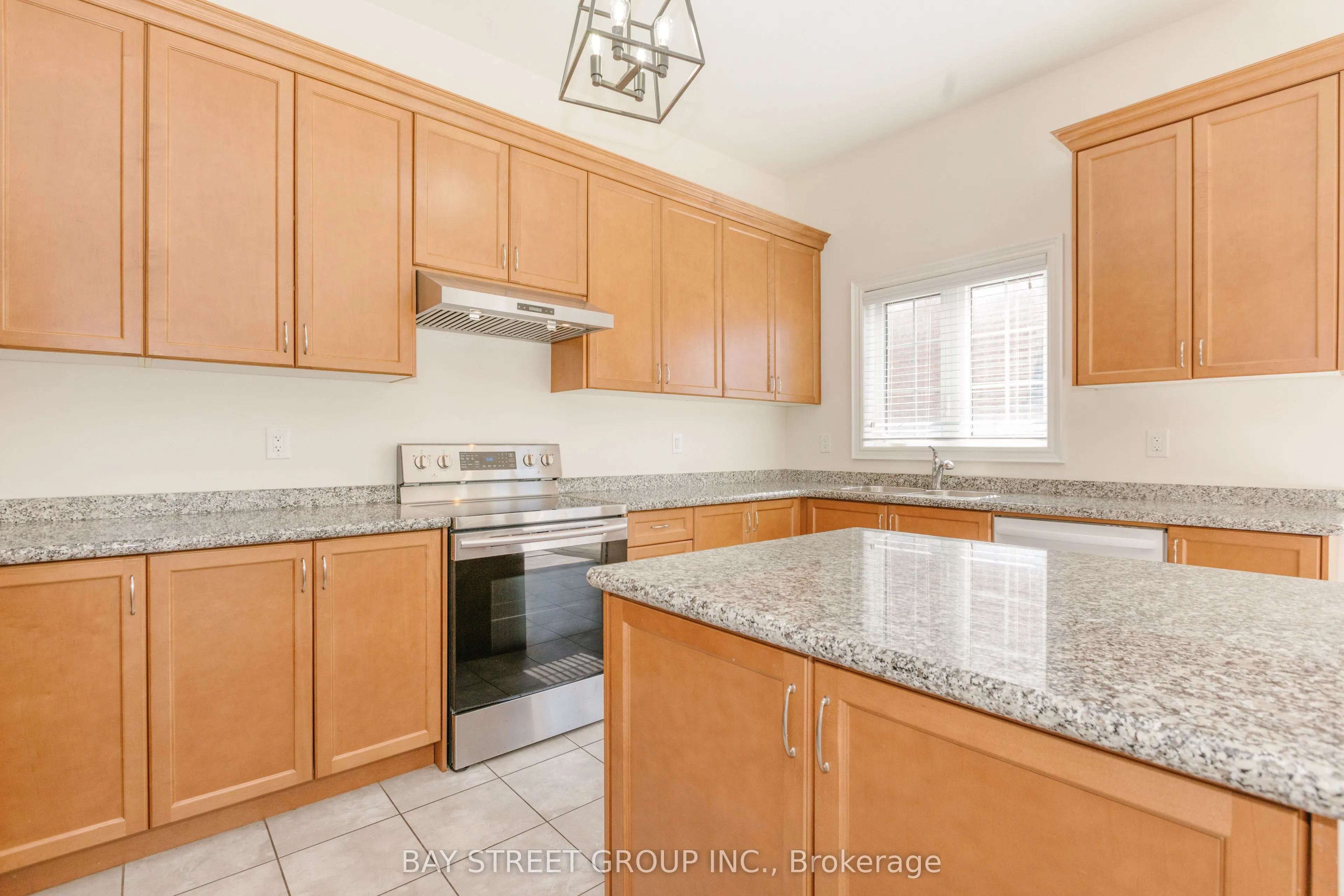3127 Streamwood Pass