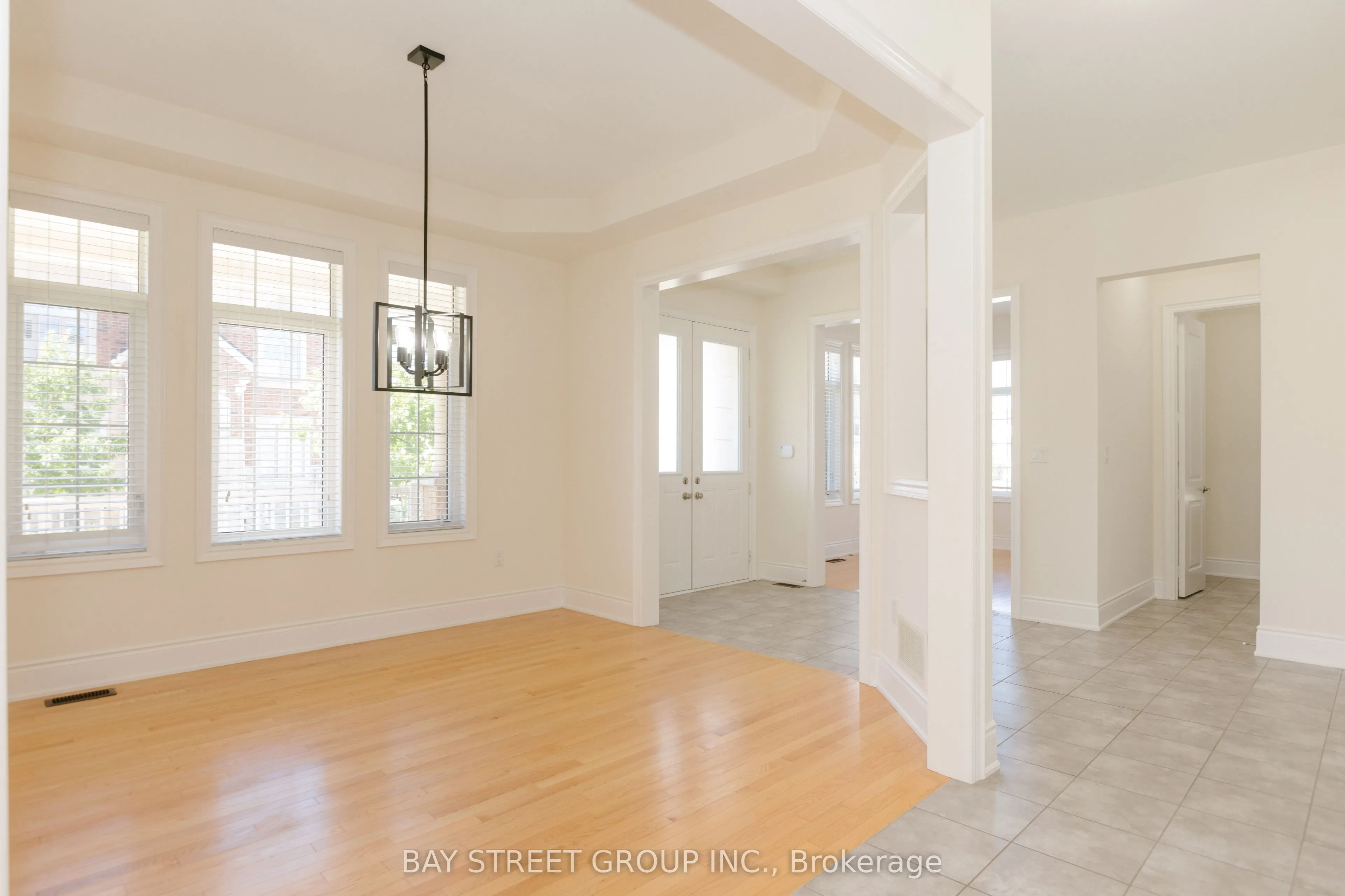 3127 Streamwood Pass