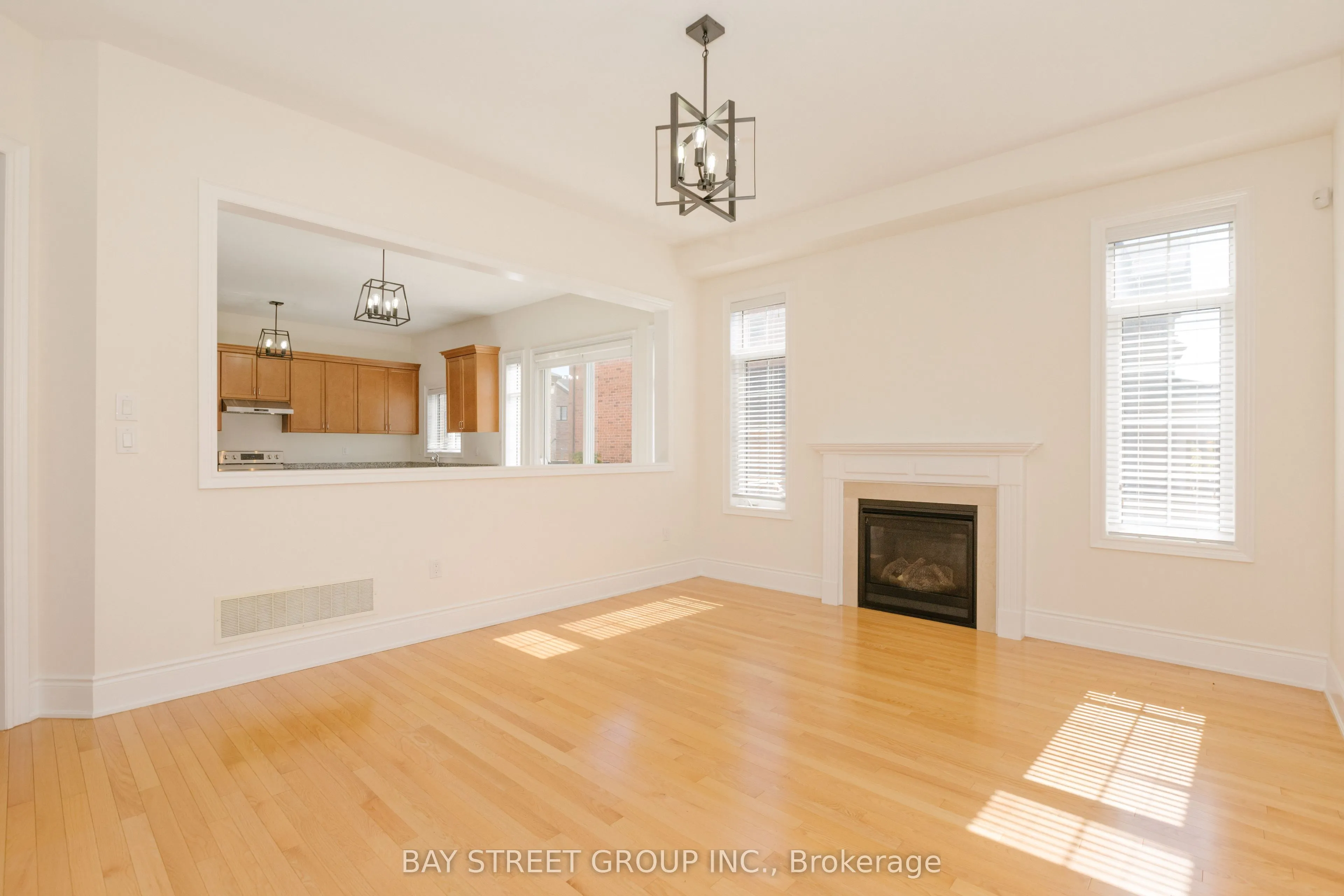 3127 Streamwood Pass