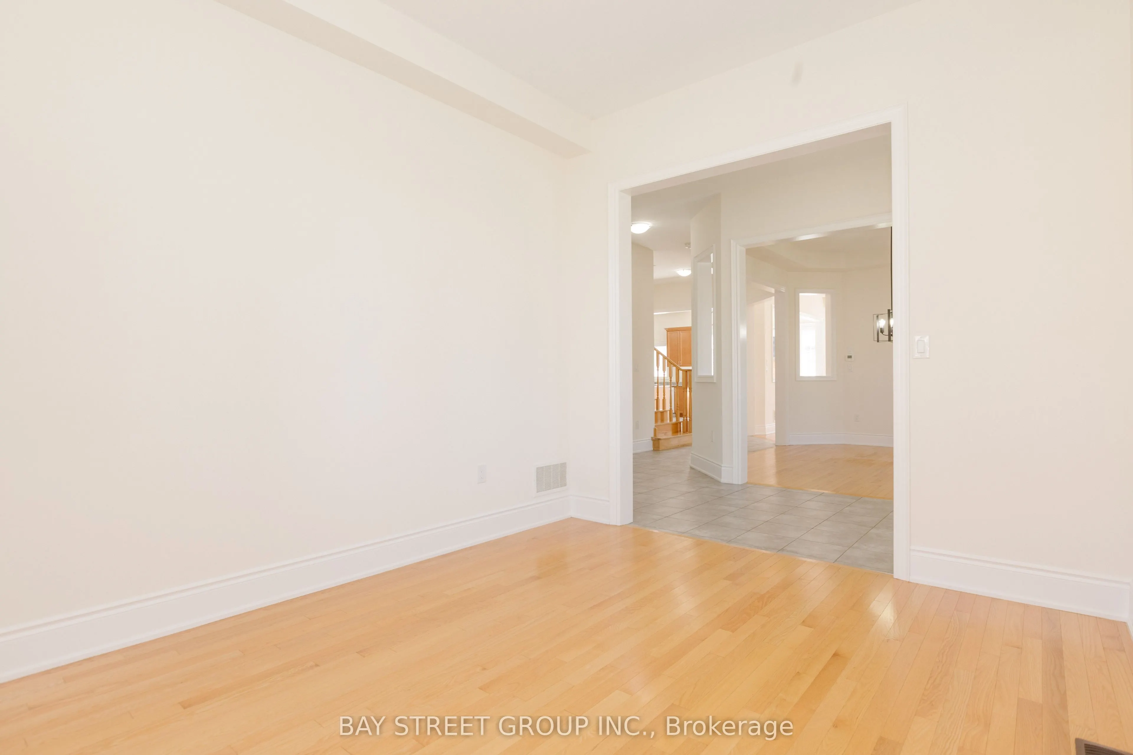 3127 Streamwood Pass