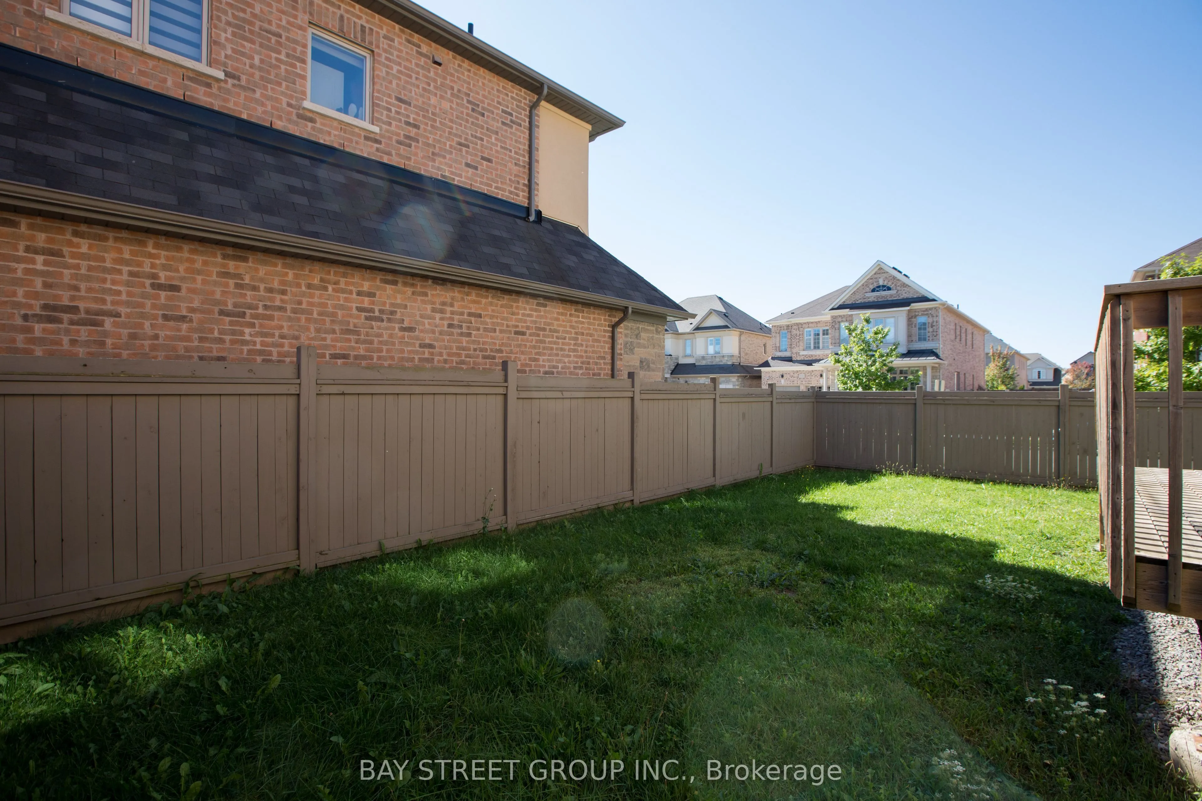 3127 Streamwood Pass