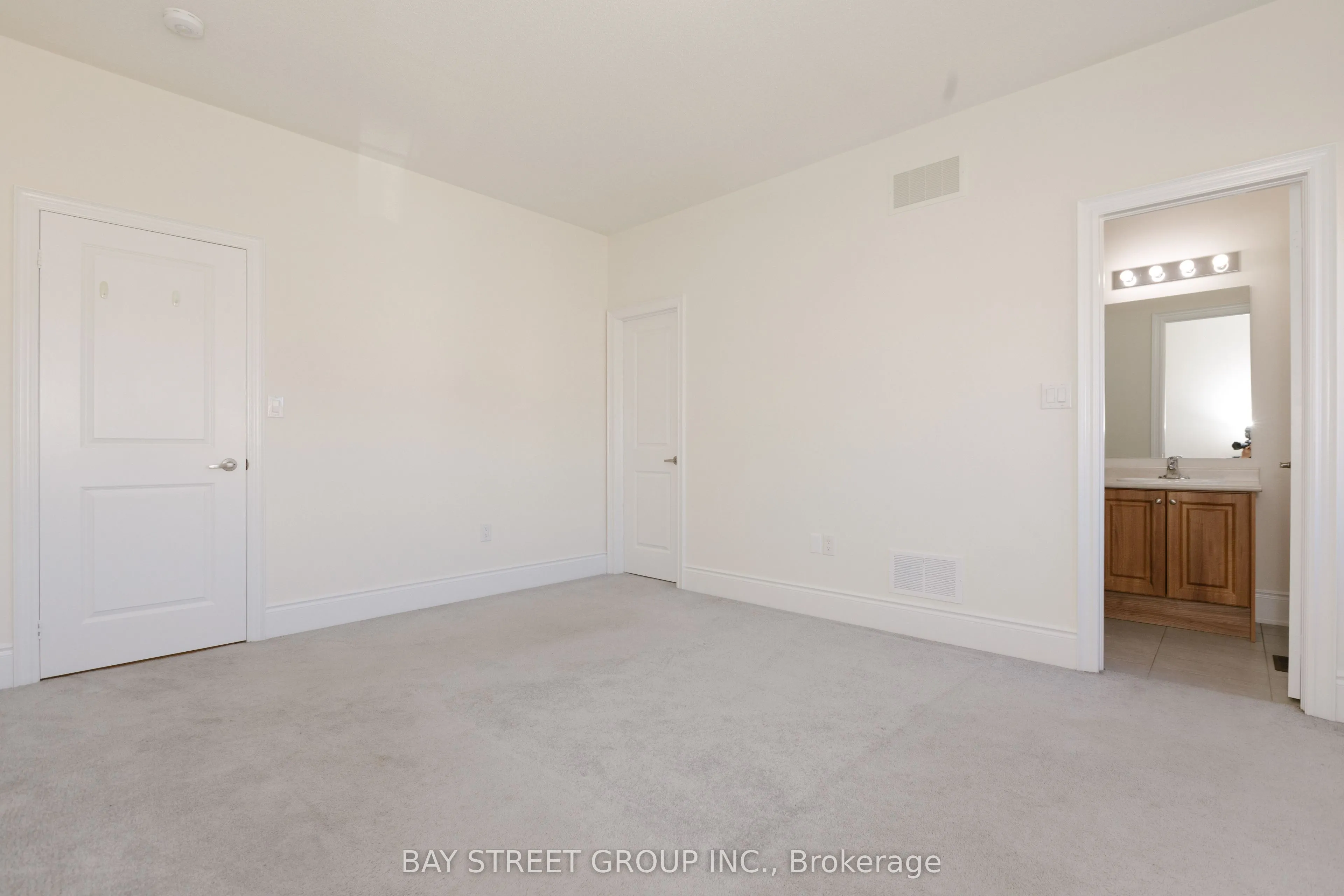 3127 Streamwood Pass