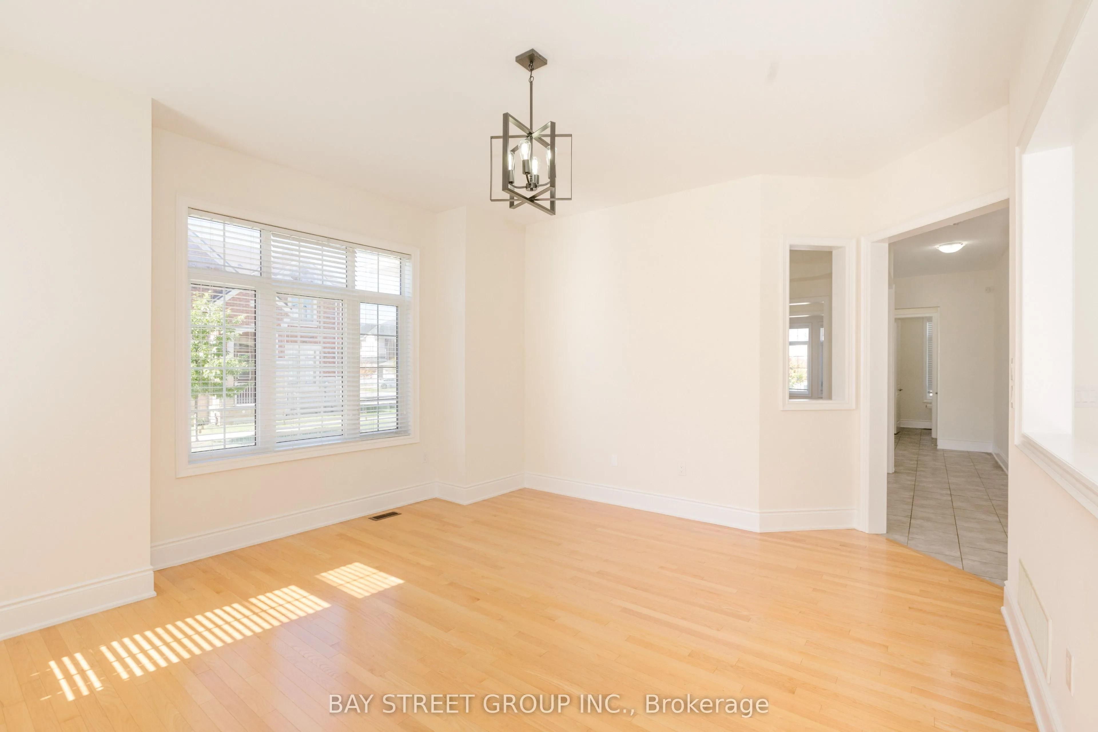 3127 Streamwood Pass