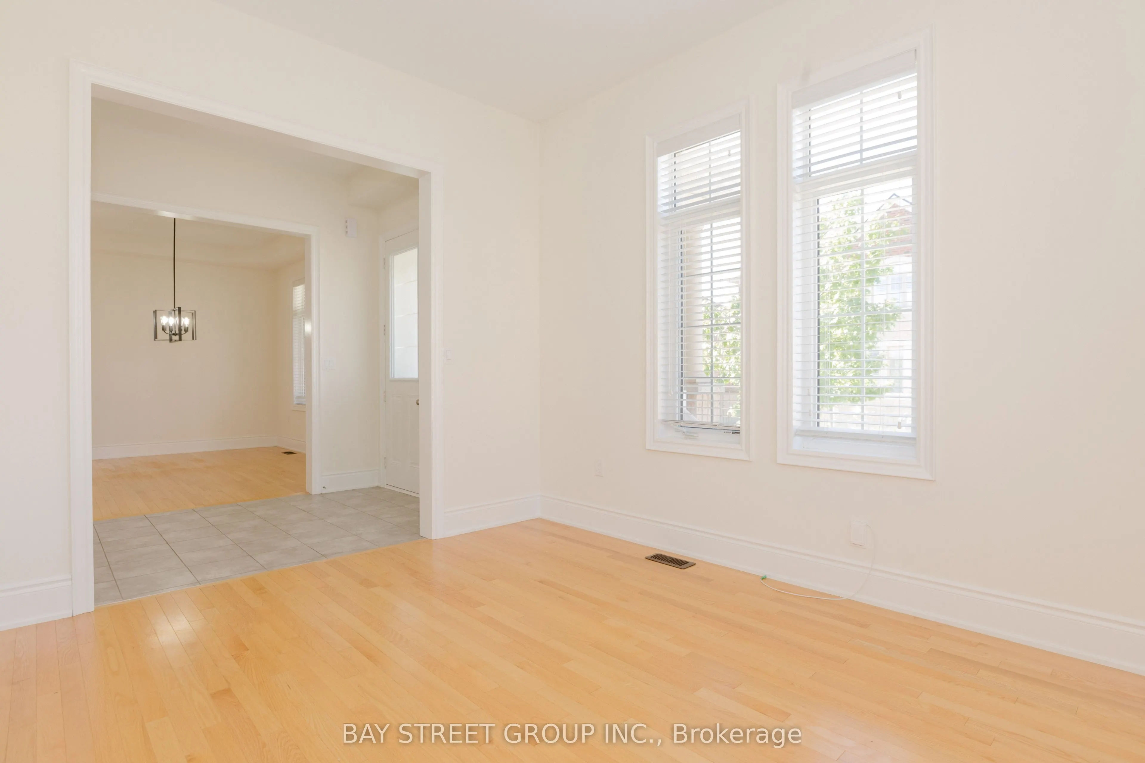 3127 Streamwood Pass