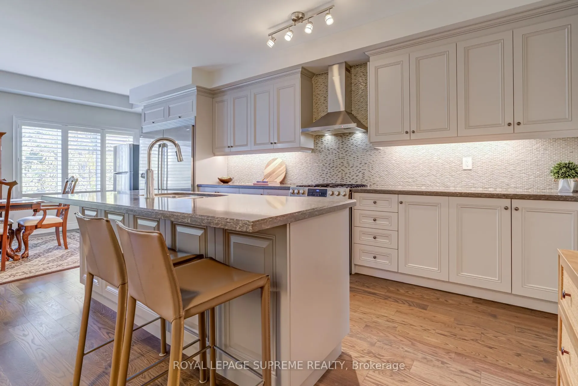 53 Dryden Way