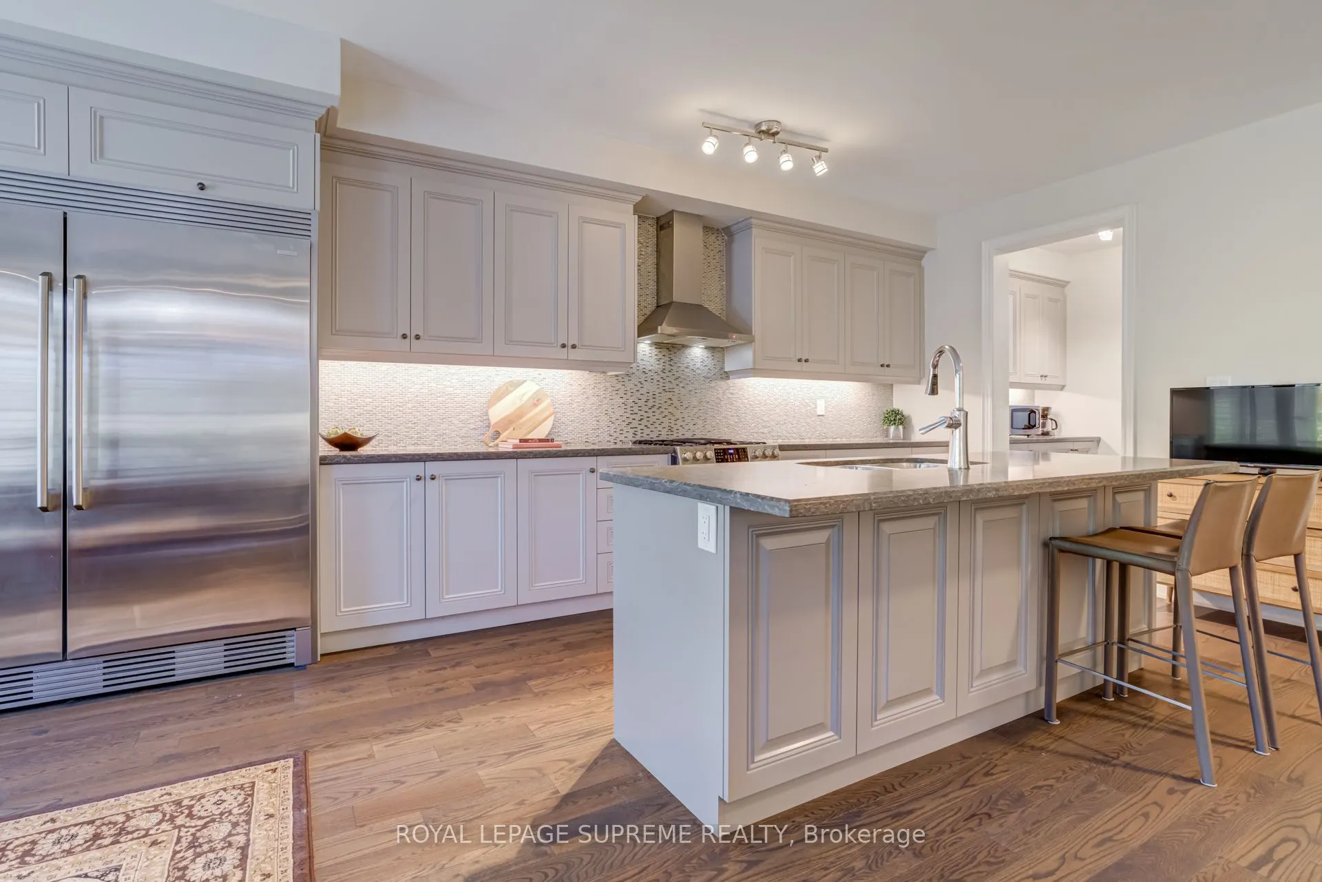 53 Dryden Way