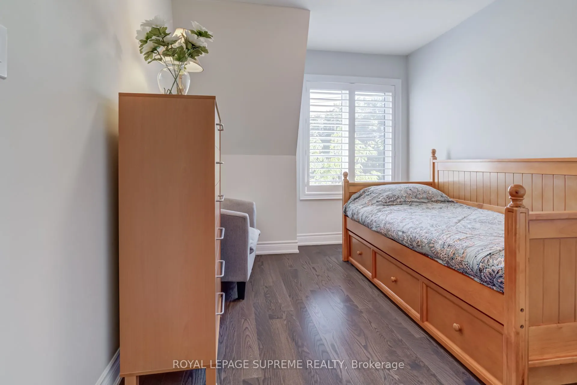 53 Dryden Way