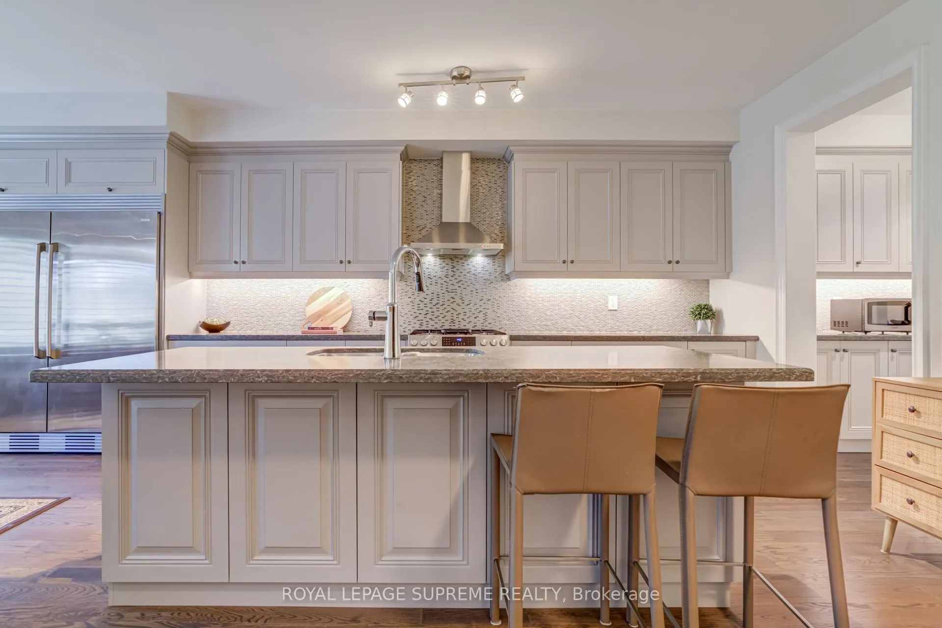 53 Dryden Way