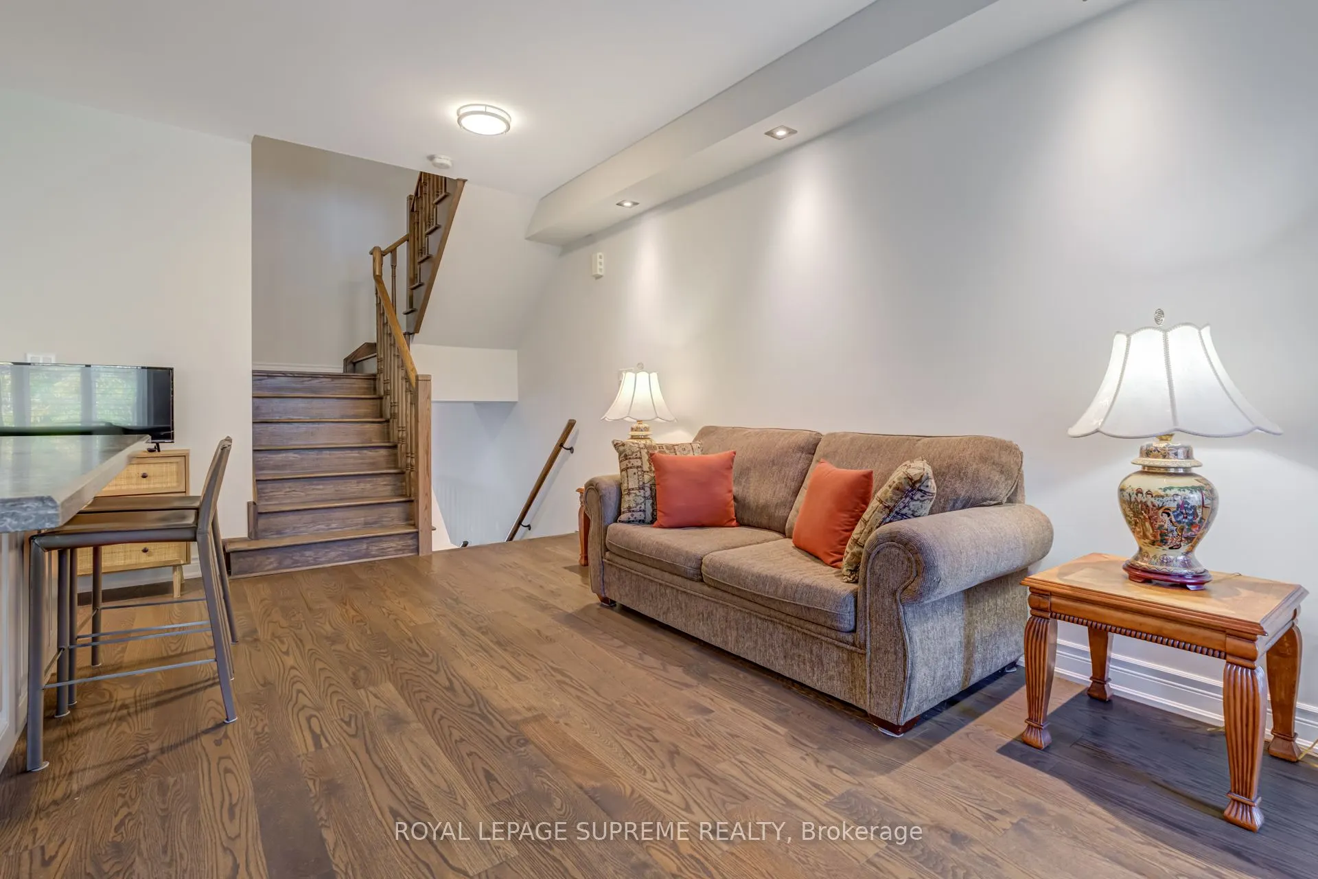 53 Dryden Way